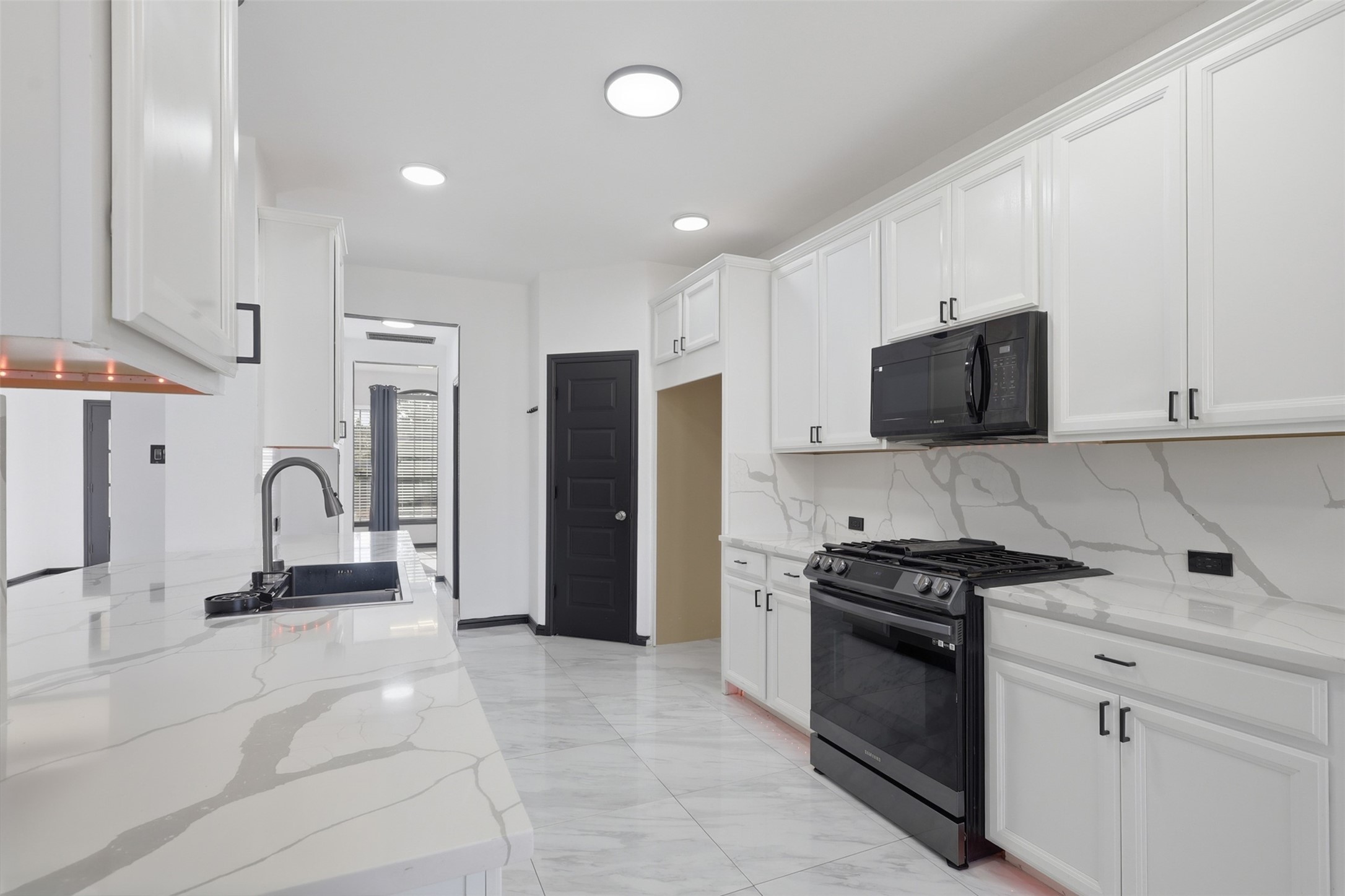 27947 Hendrix Park Drive Property Photo 9