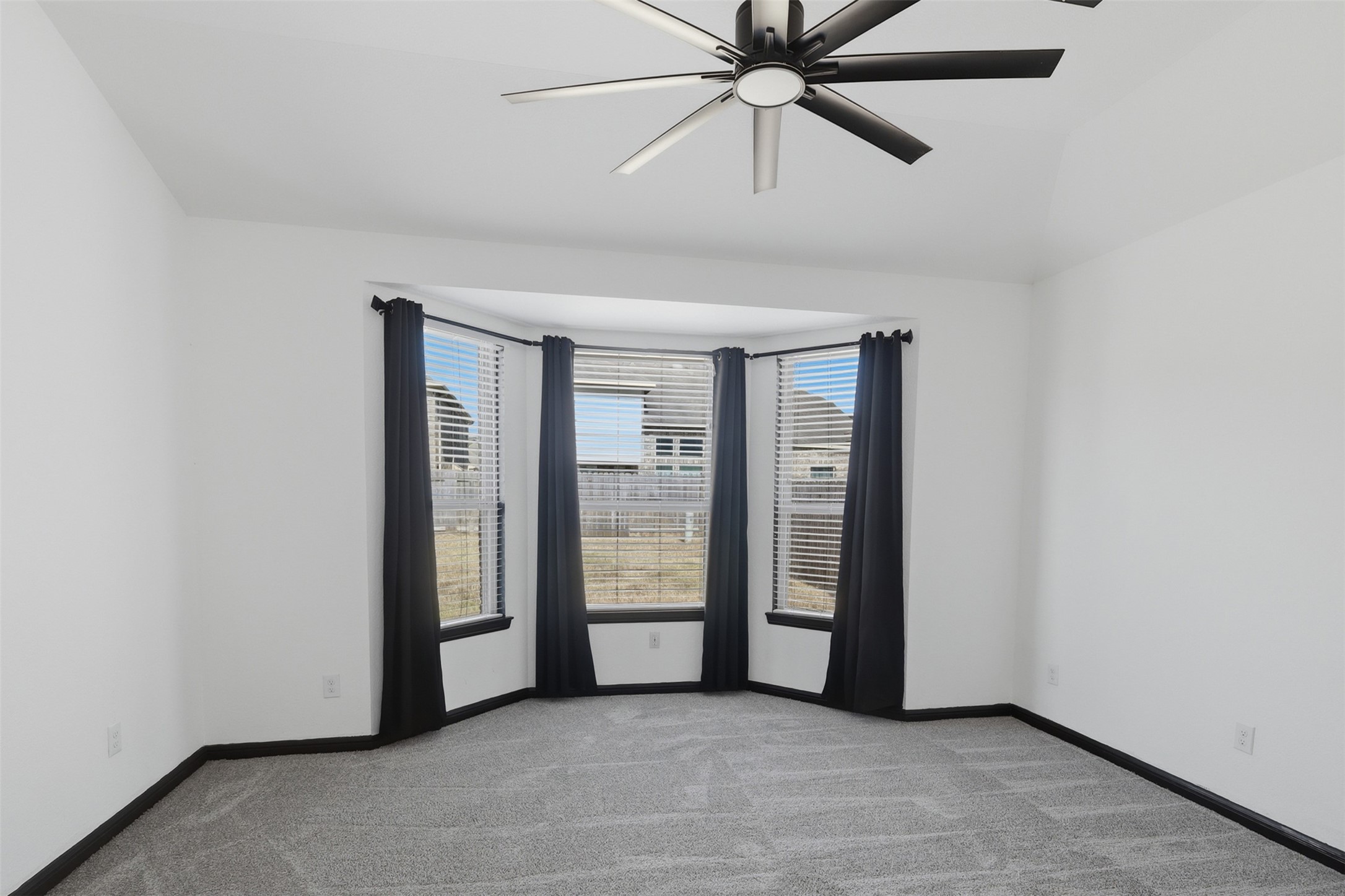 27947 Hendrix Park Drive Property Photo 17