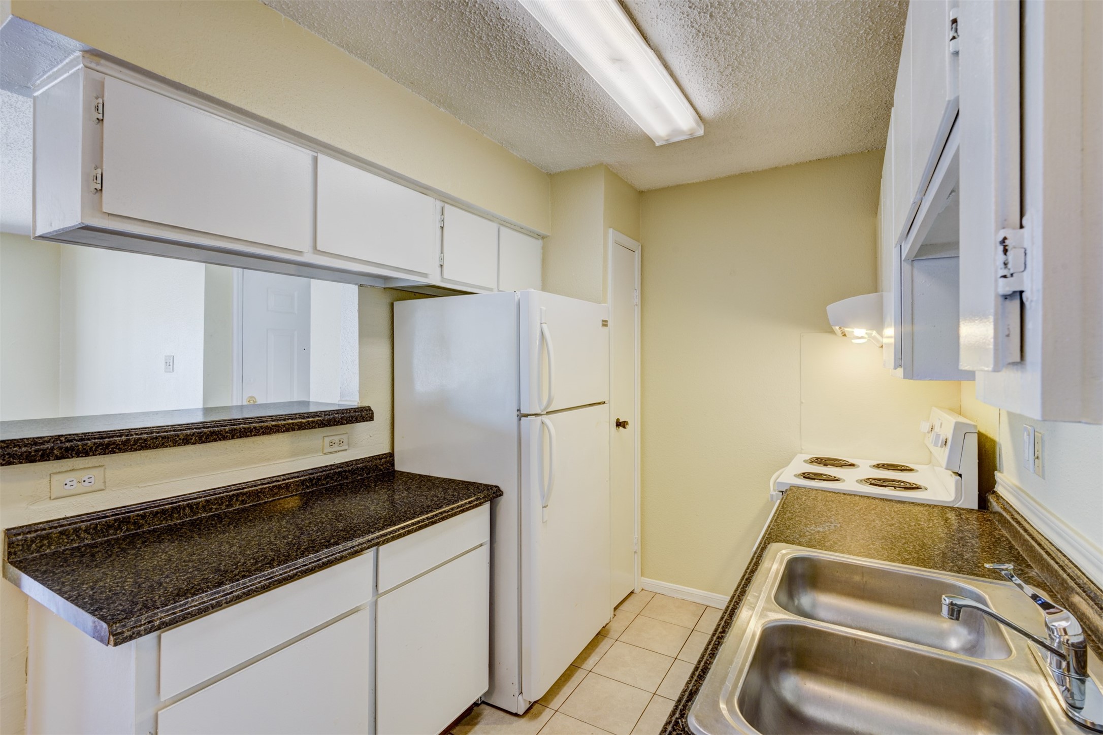 2750 Holly Hall Street 1017 Property Photo 6