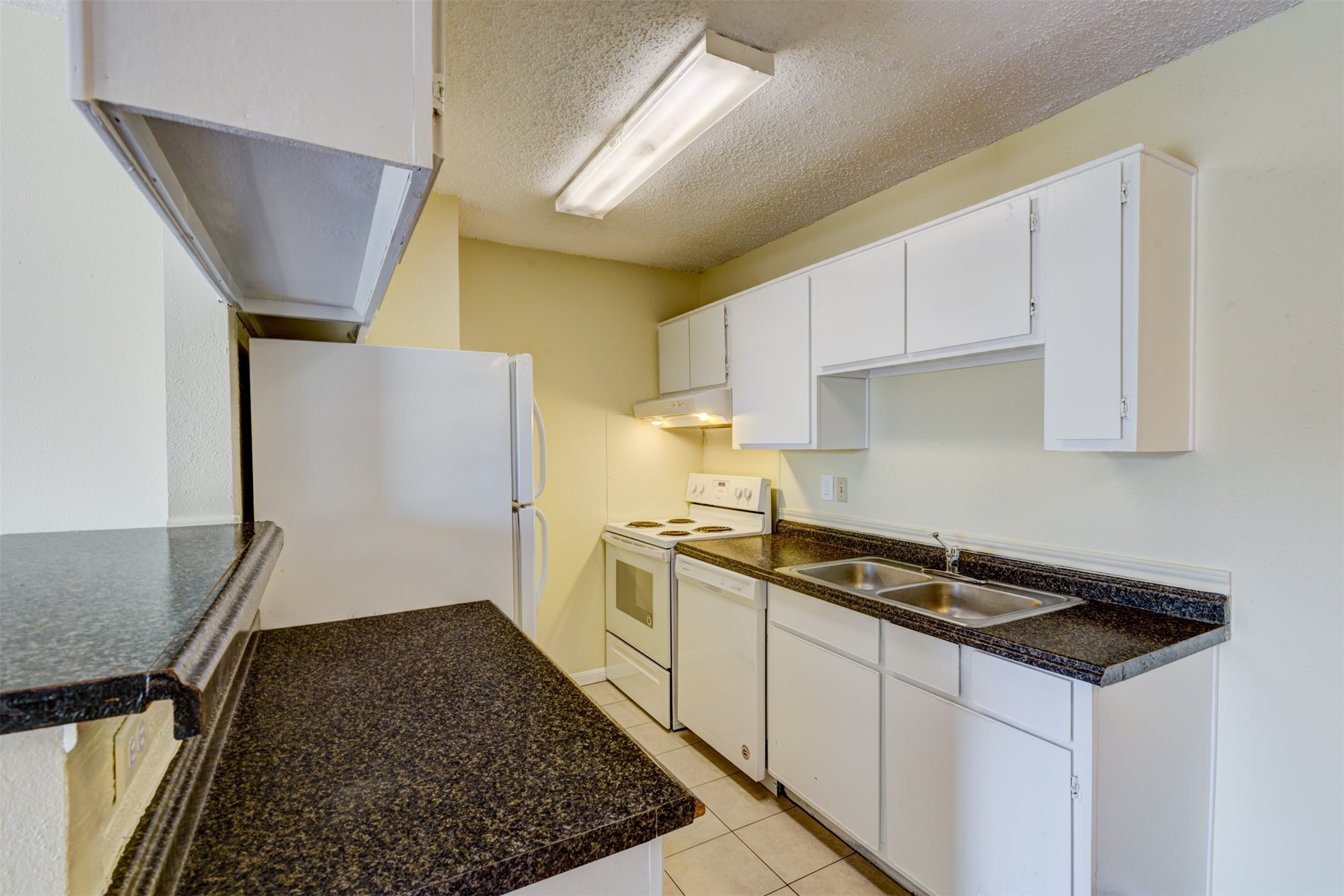 2750 Holly Hall Street 1017 Property Photo 7