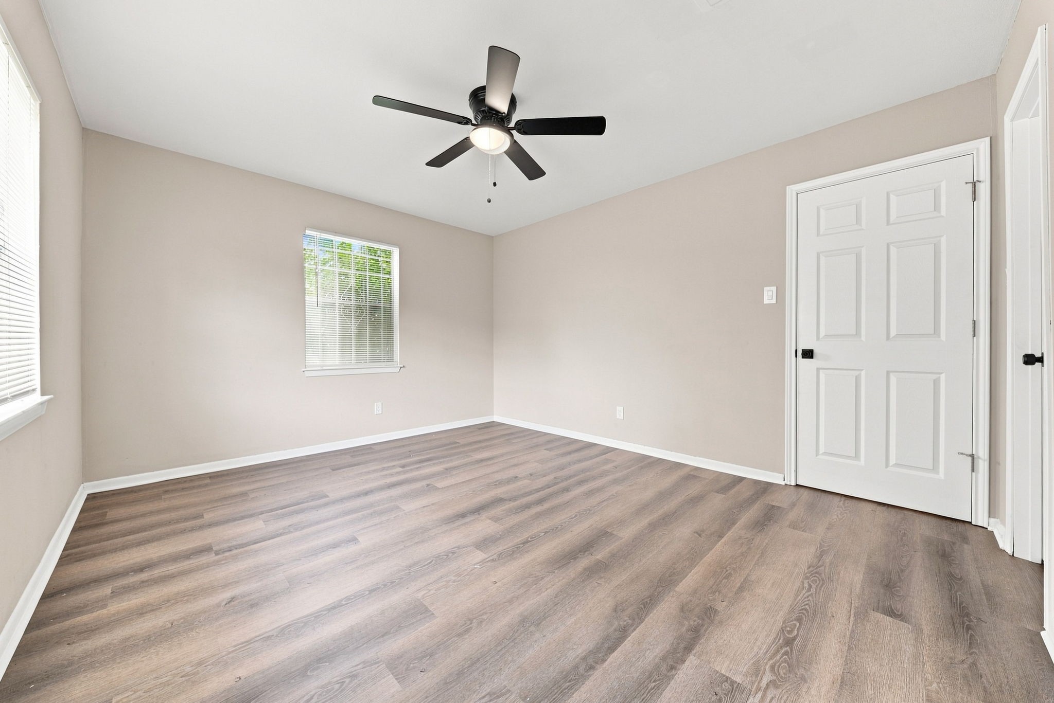 5806 Clarewood Drive A Property Photo 25