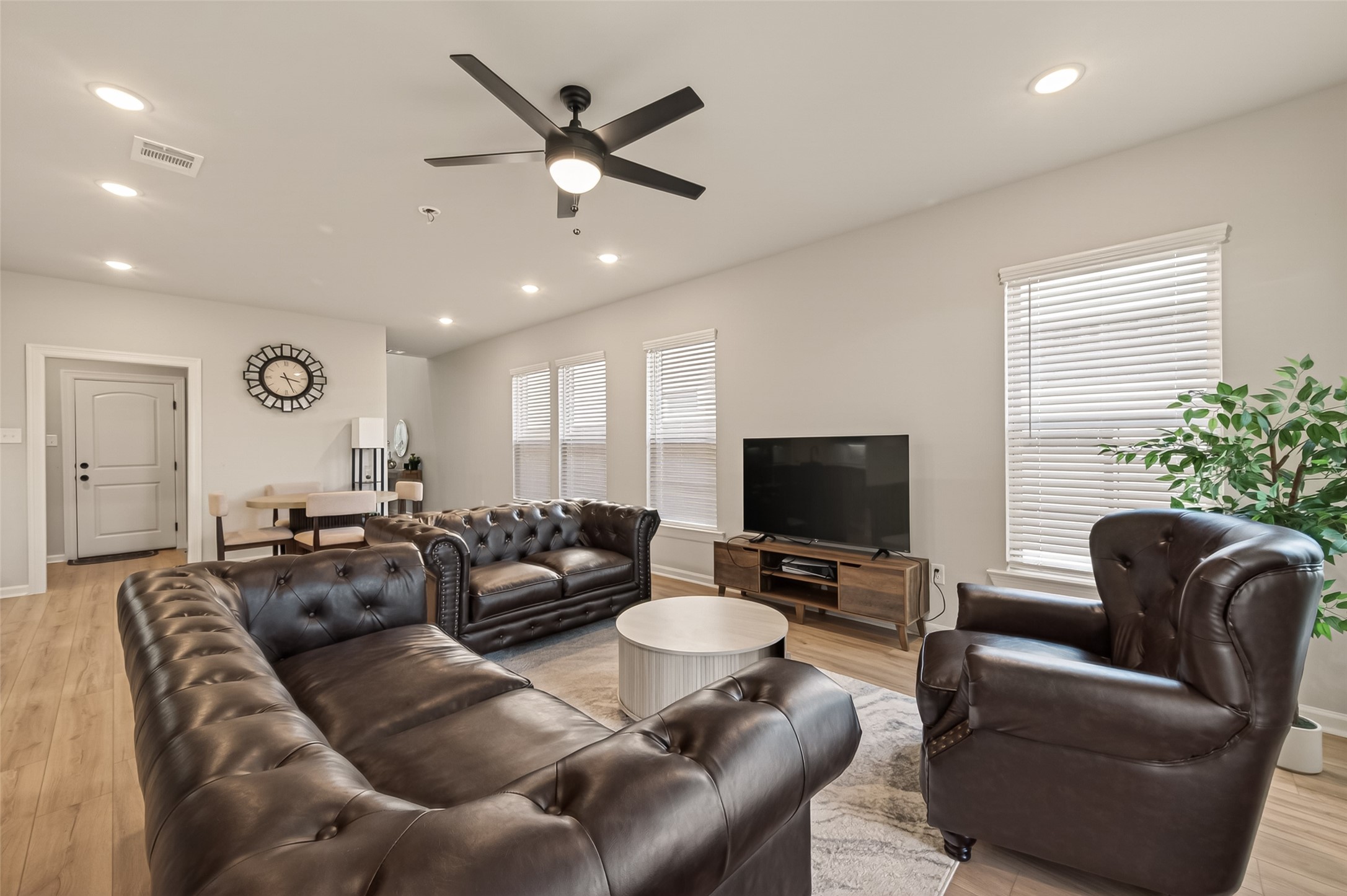 1010 Gentle Nook Drive Property Photo 13
