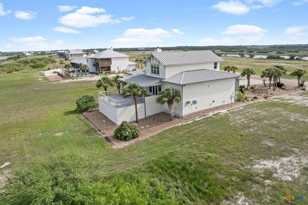 460 Bay Club Drive Property Photo 4
