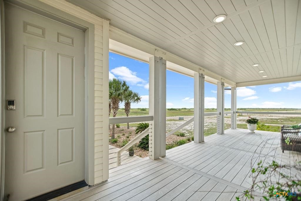 460 Bay Club Drive Property Photo 11