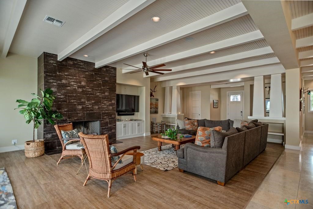 460 Bay Club Drive Property Photo 17