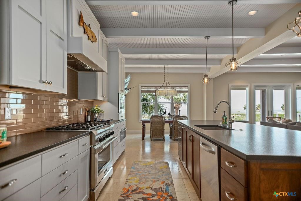 460 Bay Club Drive Property Photo 20
