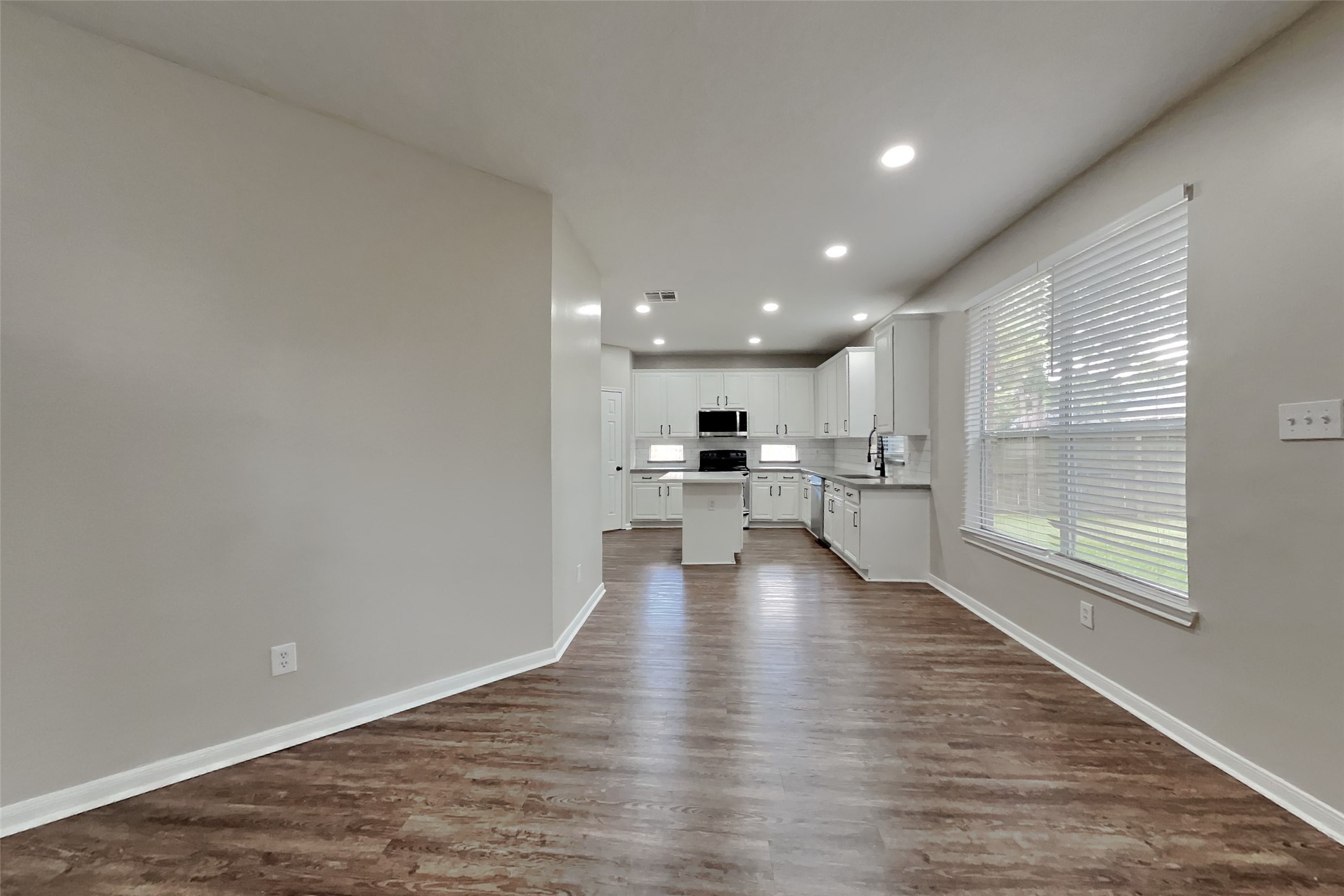 20703 Emerald Spruce Court Property Photo 8