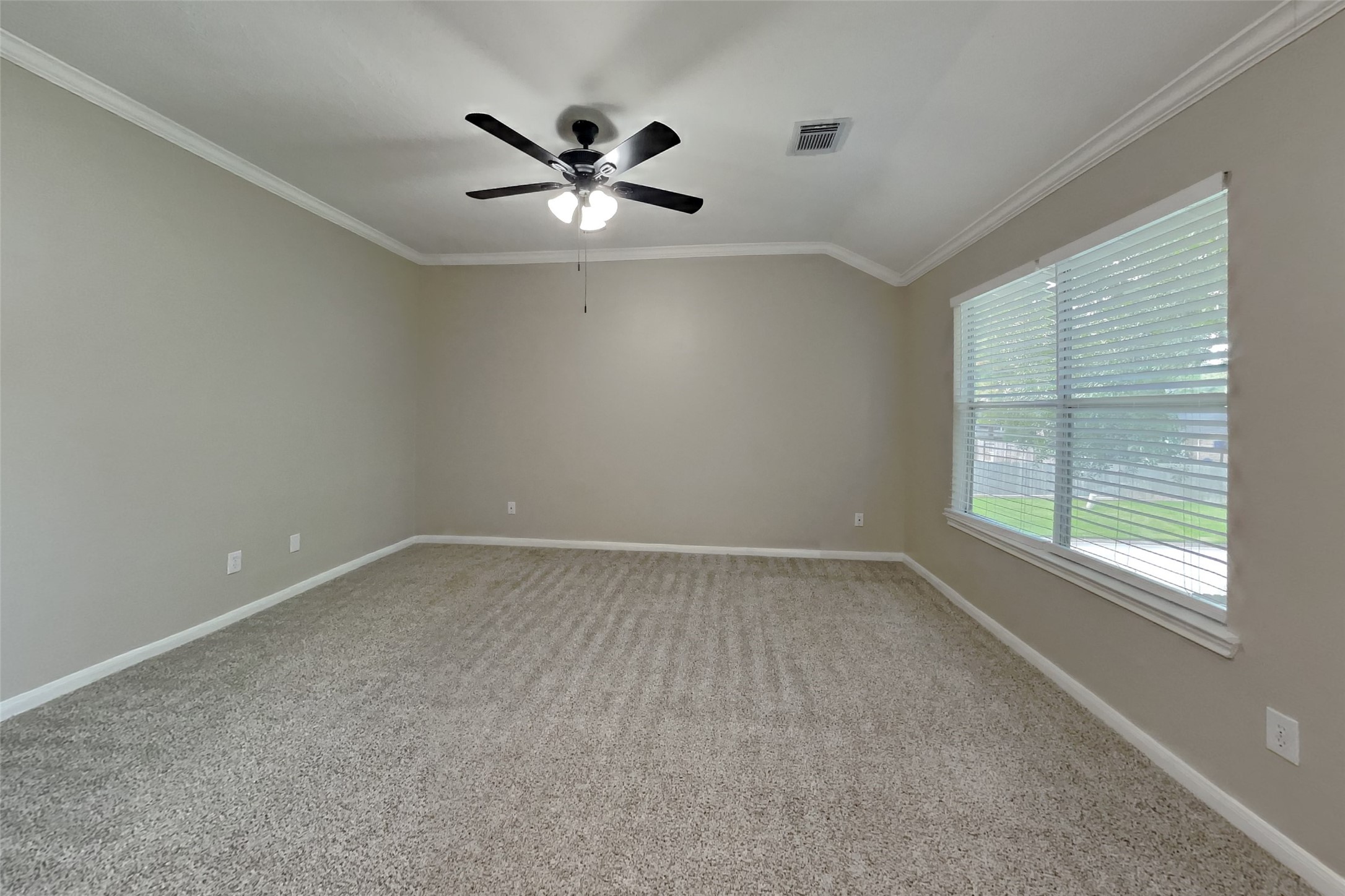 20703 Emerald Spruce Court Property Photo 9
