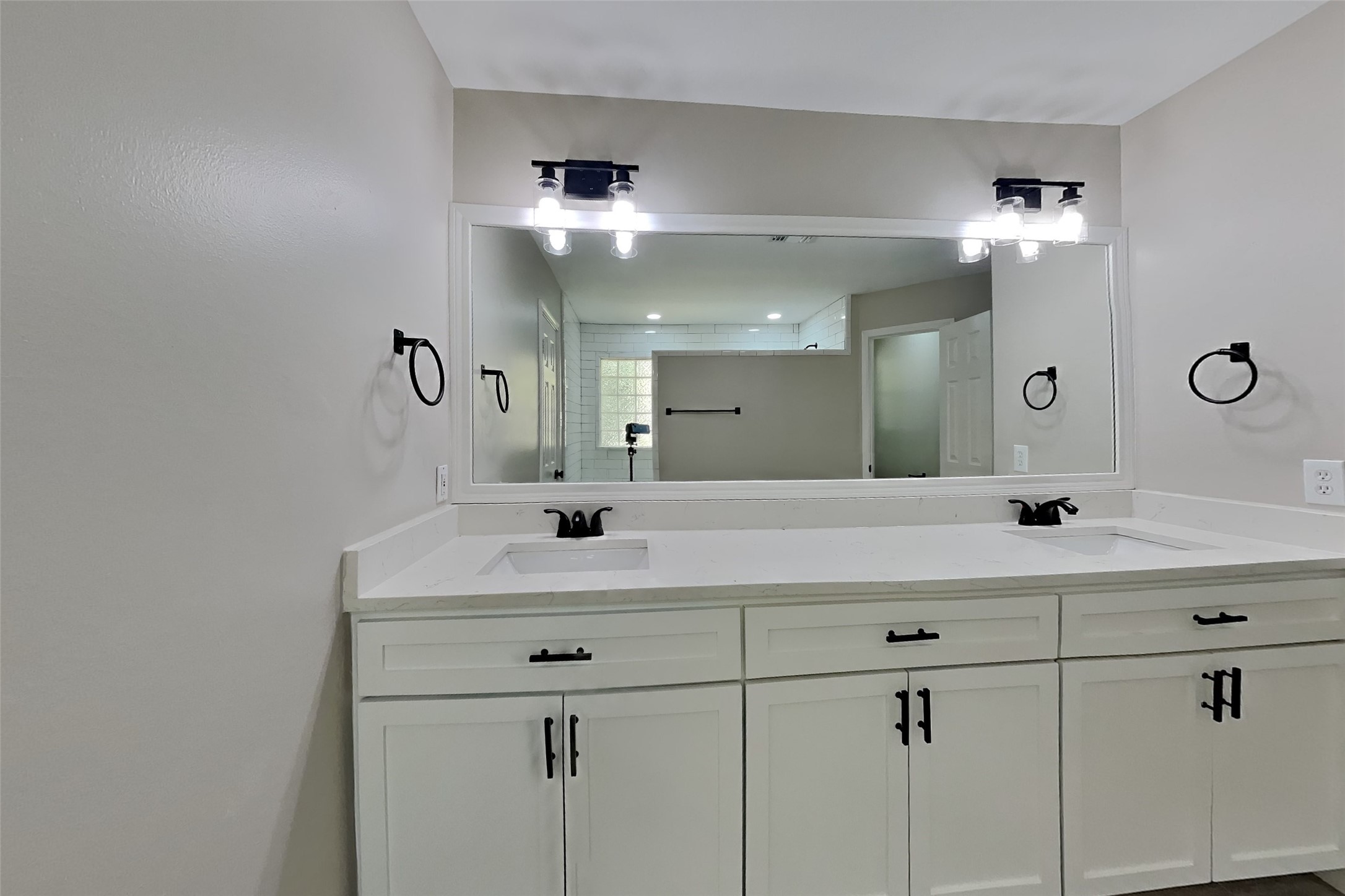 20703 Emerald Spruce Court Property Photo 10