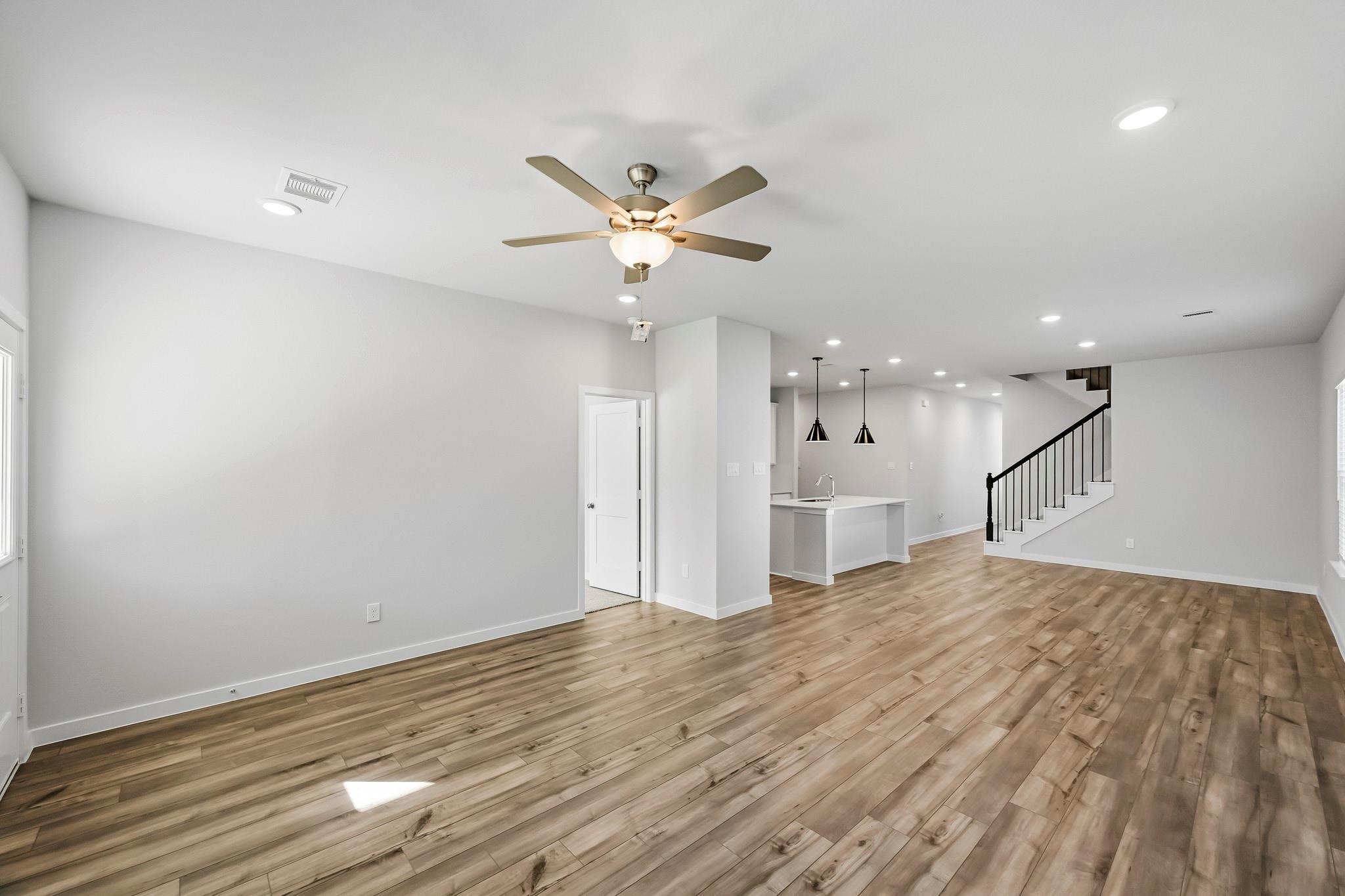 8546 Light Rail Drive Property Photo 14