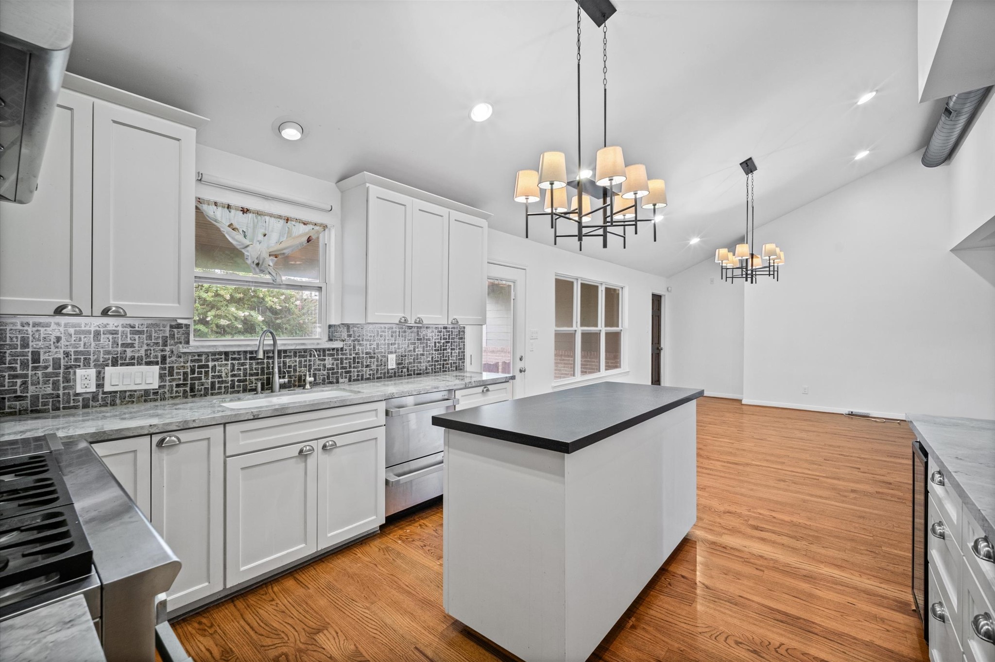 1526 Adkins Road Property Photo 1