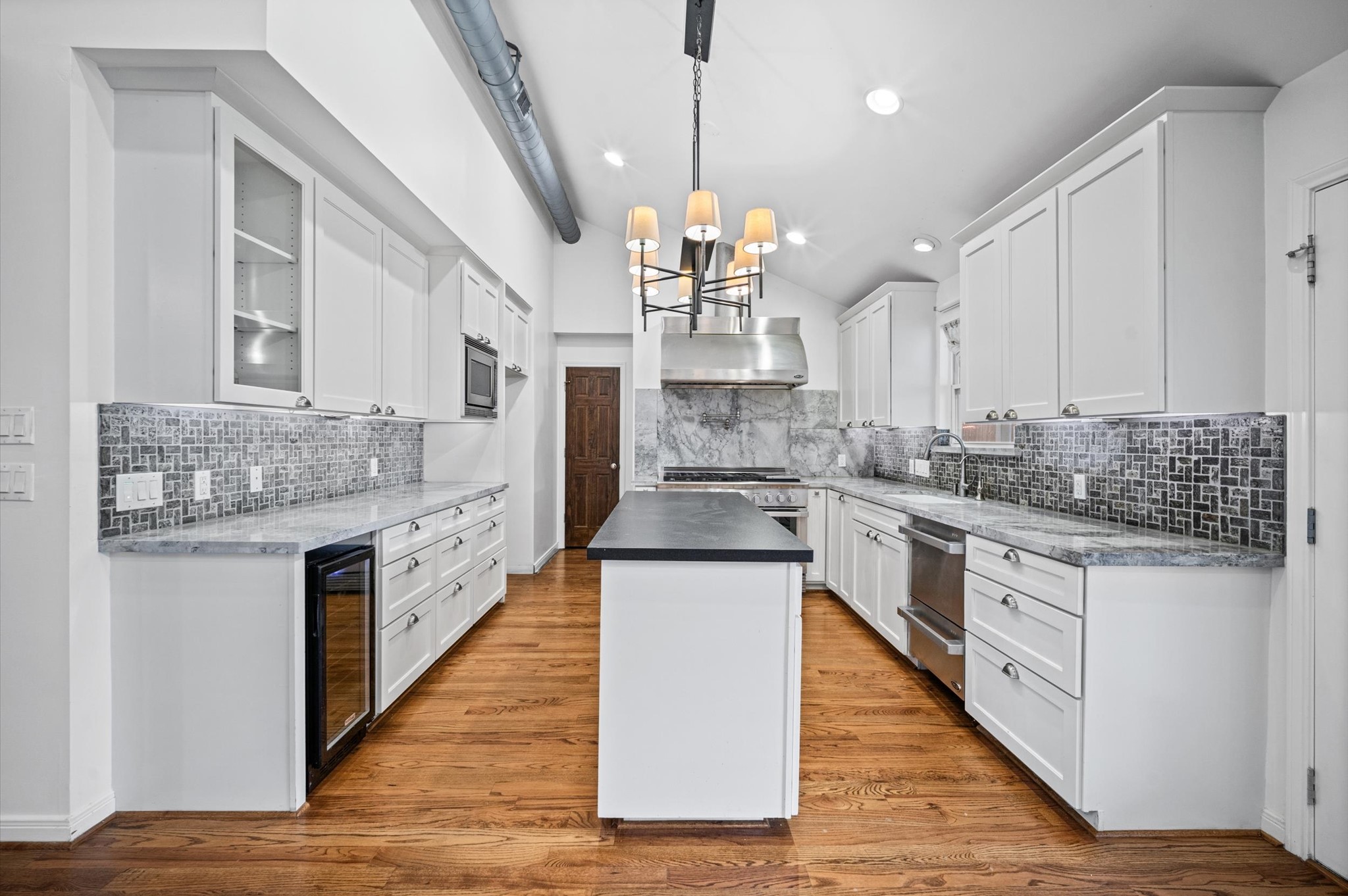 1526 Adkins Road Property Photo 3