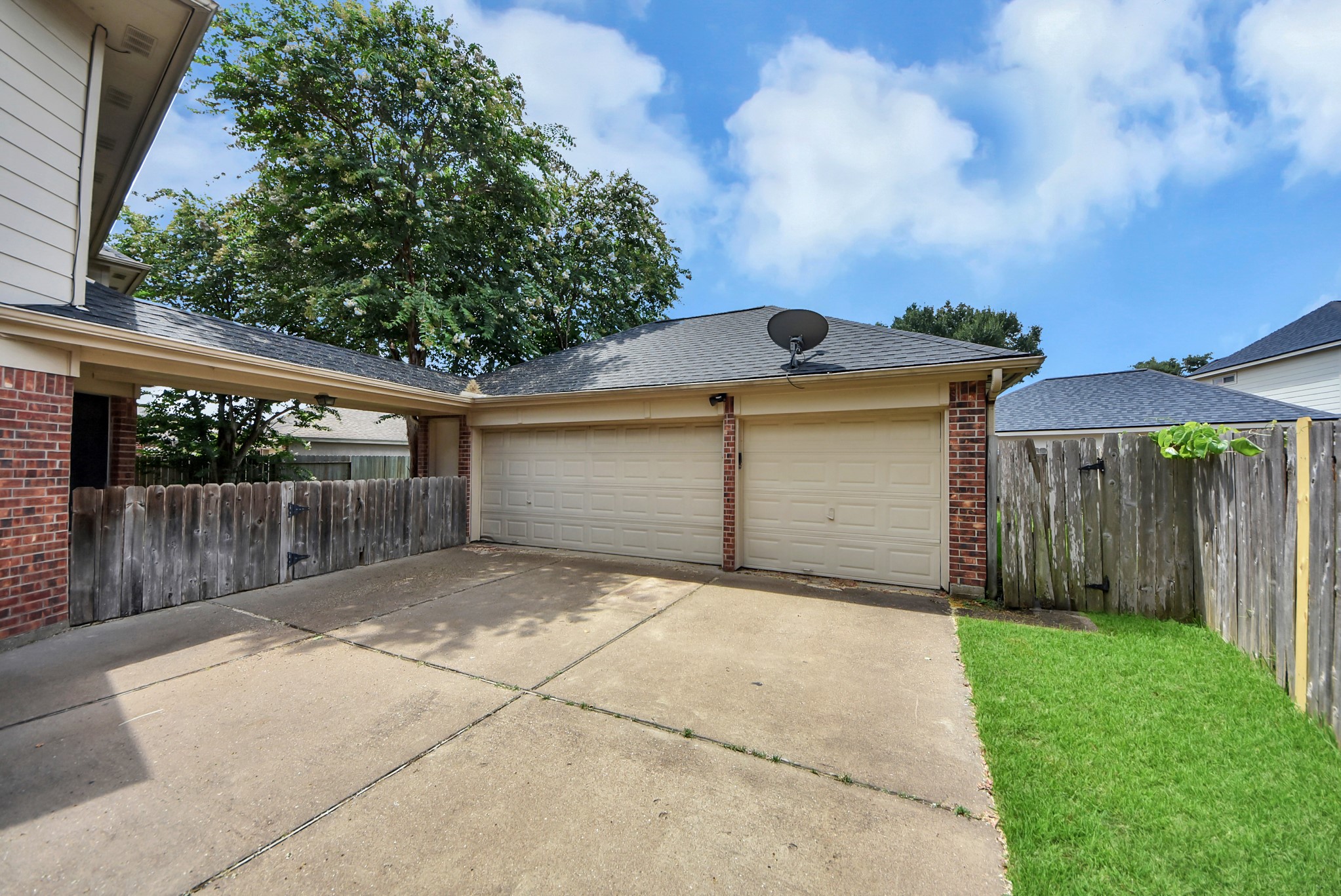 23003 Governorshire Drive Property Photo 4