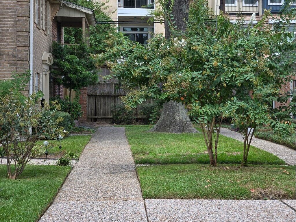 1779 Saxony Lane Property Photo 3