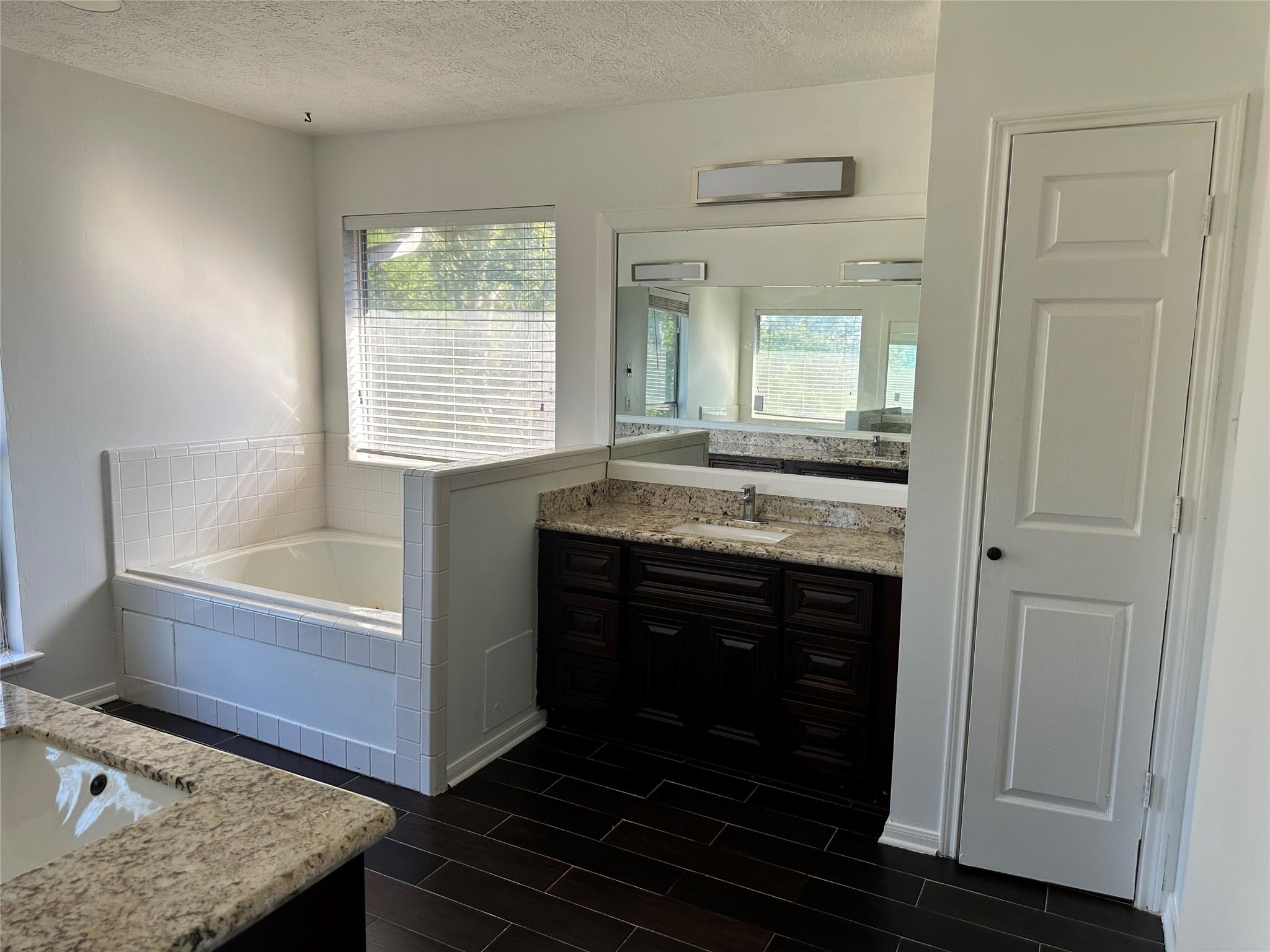 10810 Perigrine Drive, Houston Tx 77065 Property Photo 6