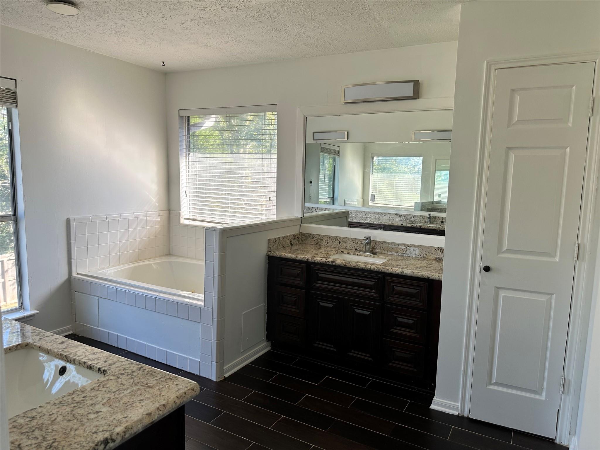 10810 Perigrine Drive, Houston Tx 77065 Property Photo 9