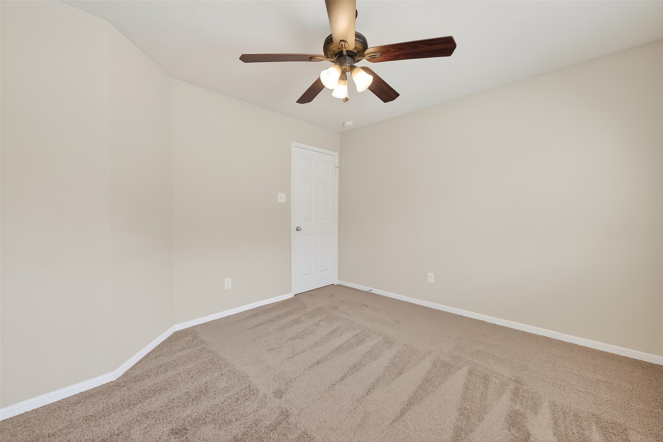 22007 Castle Hawk Trail Property Photo 27