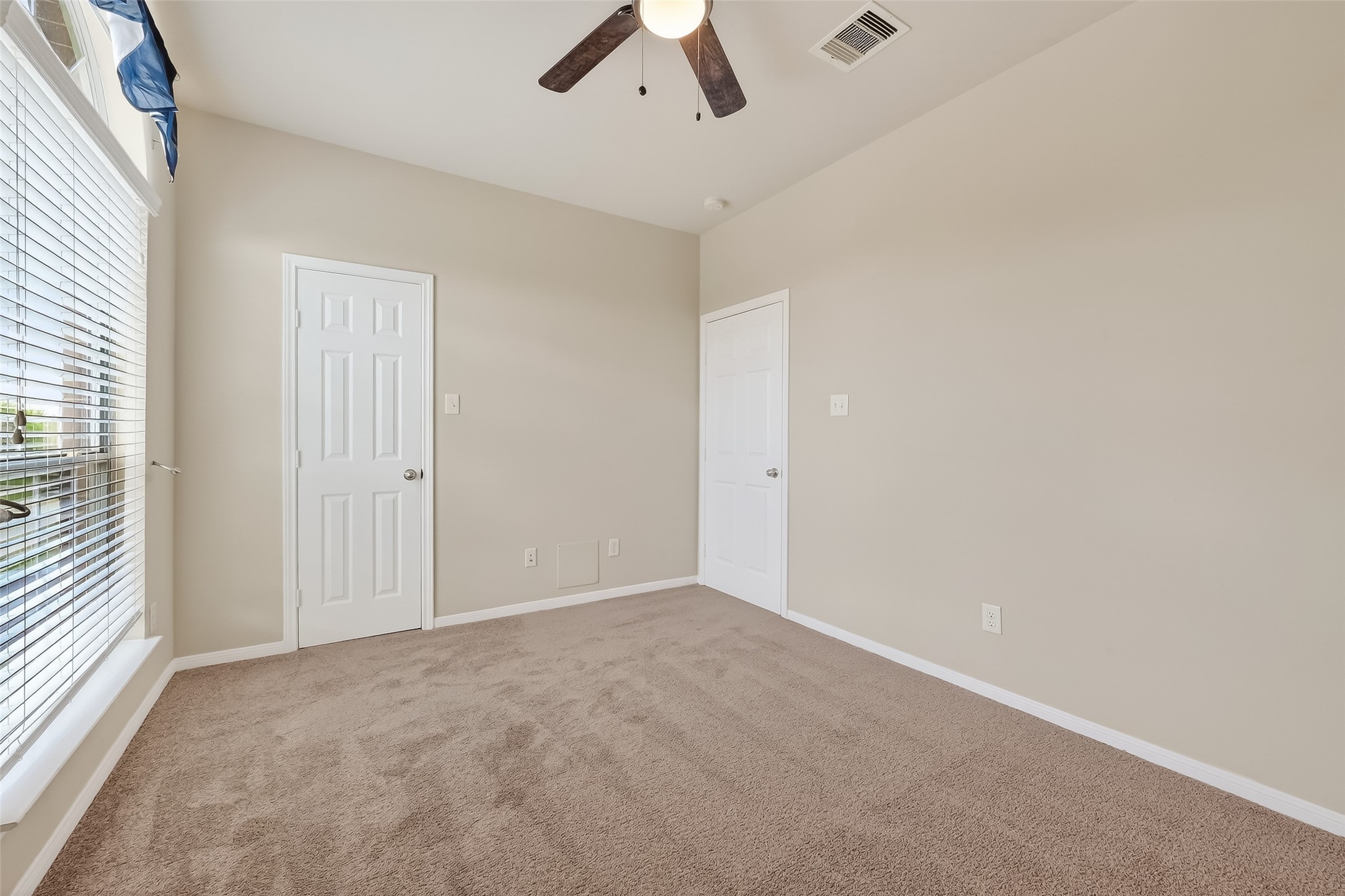 22007 Castle Hawk Trail Property Photo 29