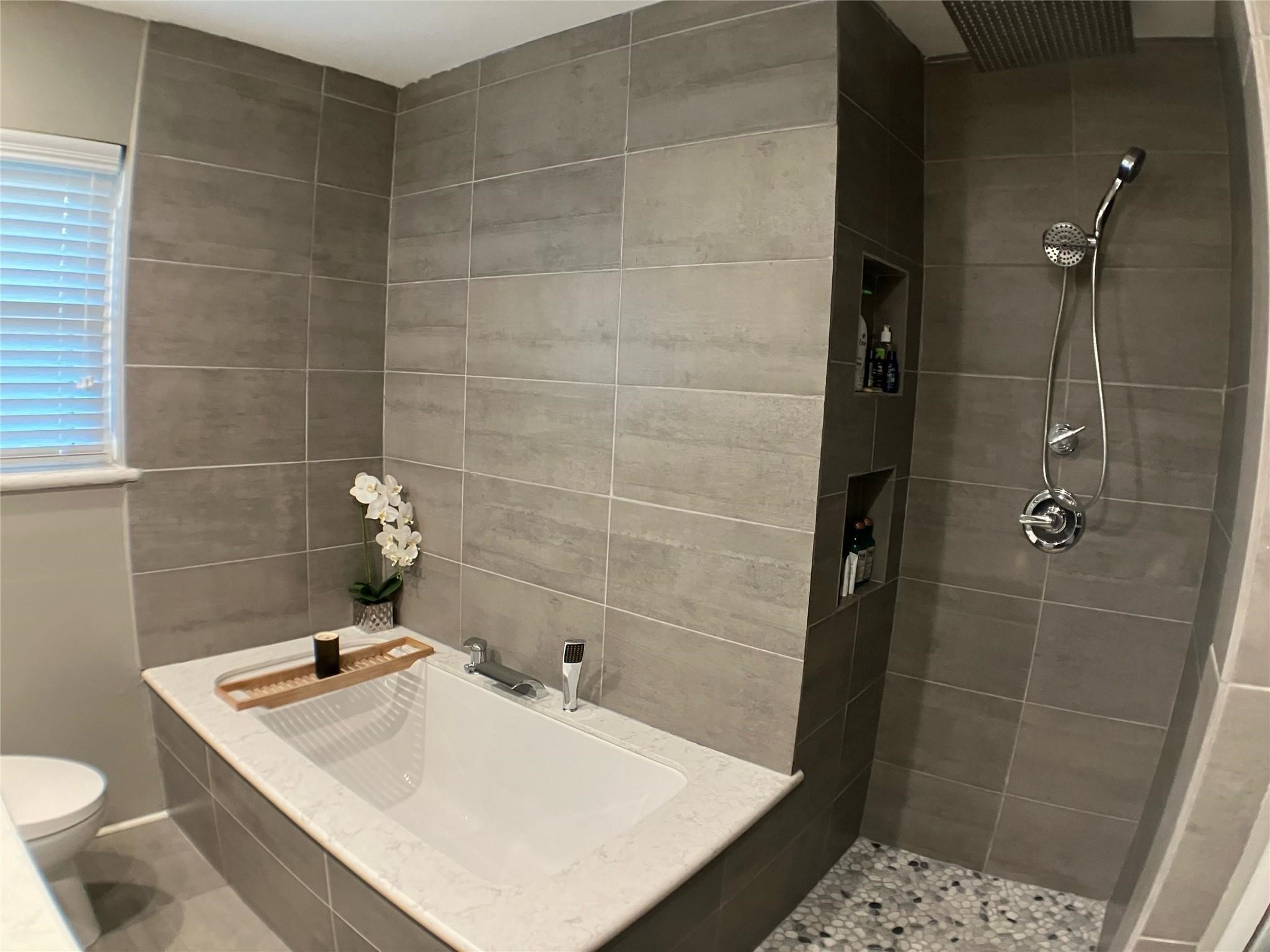 3027 Guese Road Property Photo 17