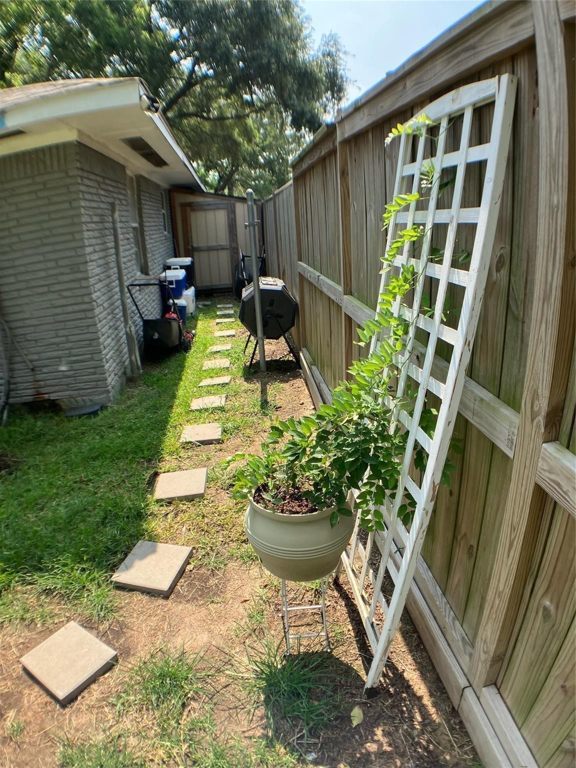 3027 Guese Road Property Photo 21