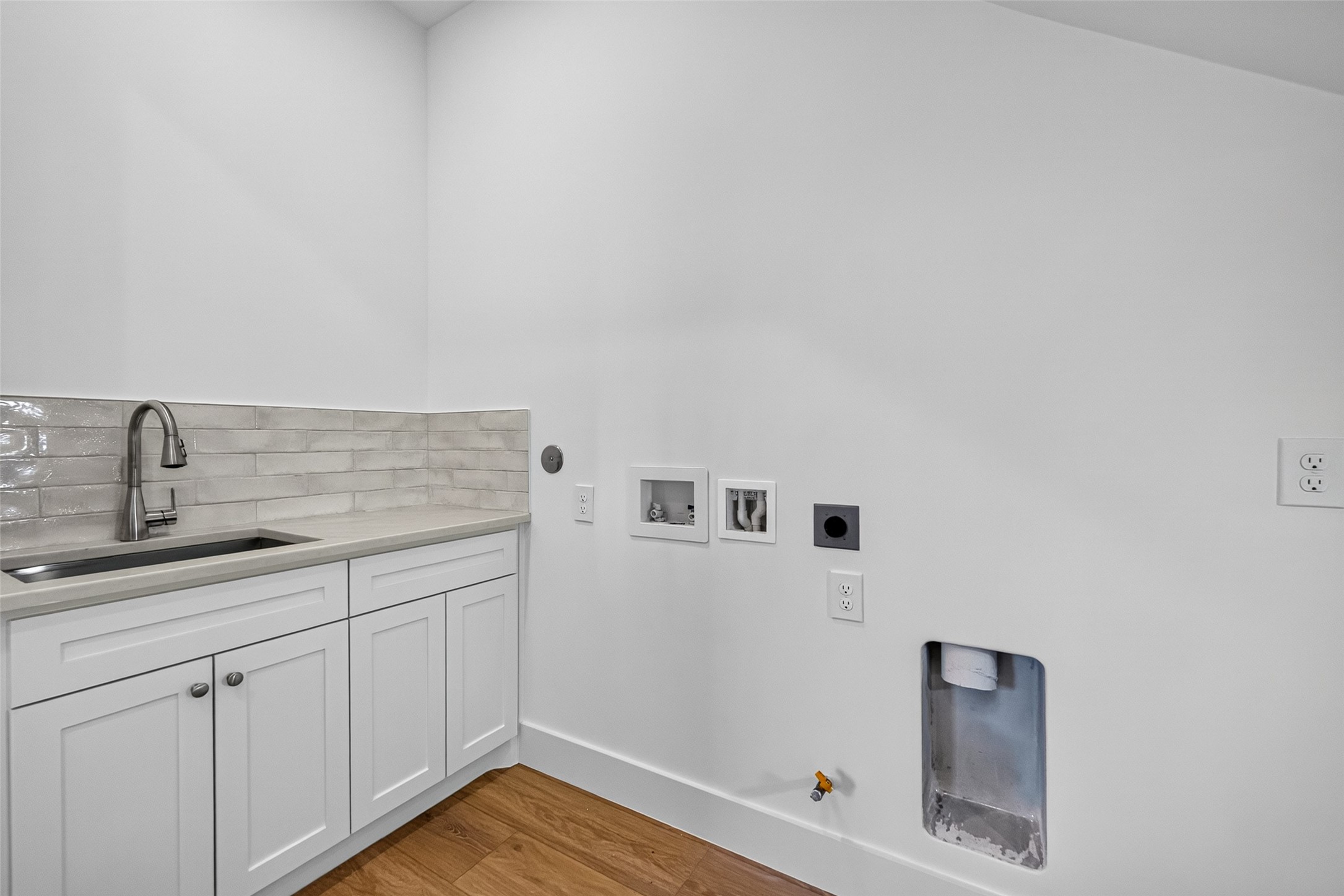 518 E 32nd Street Property Photo 19