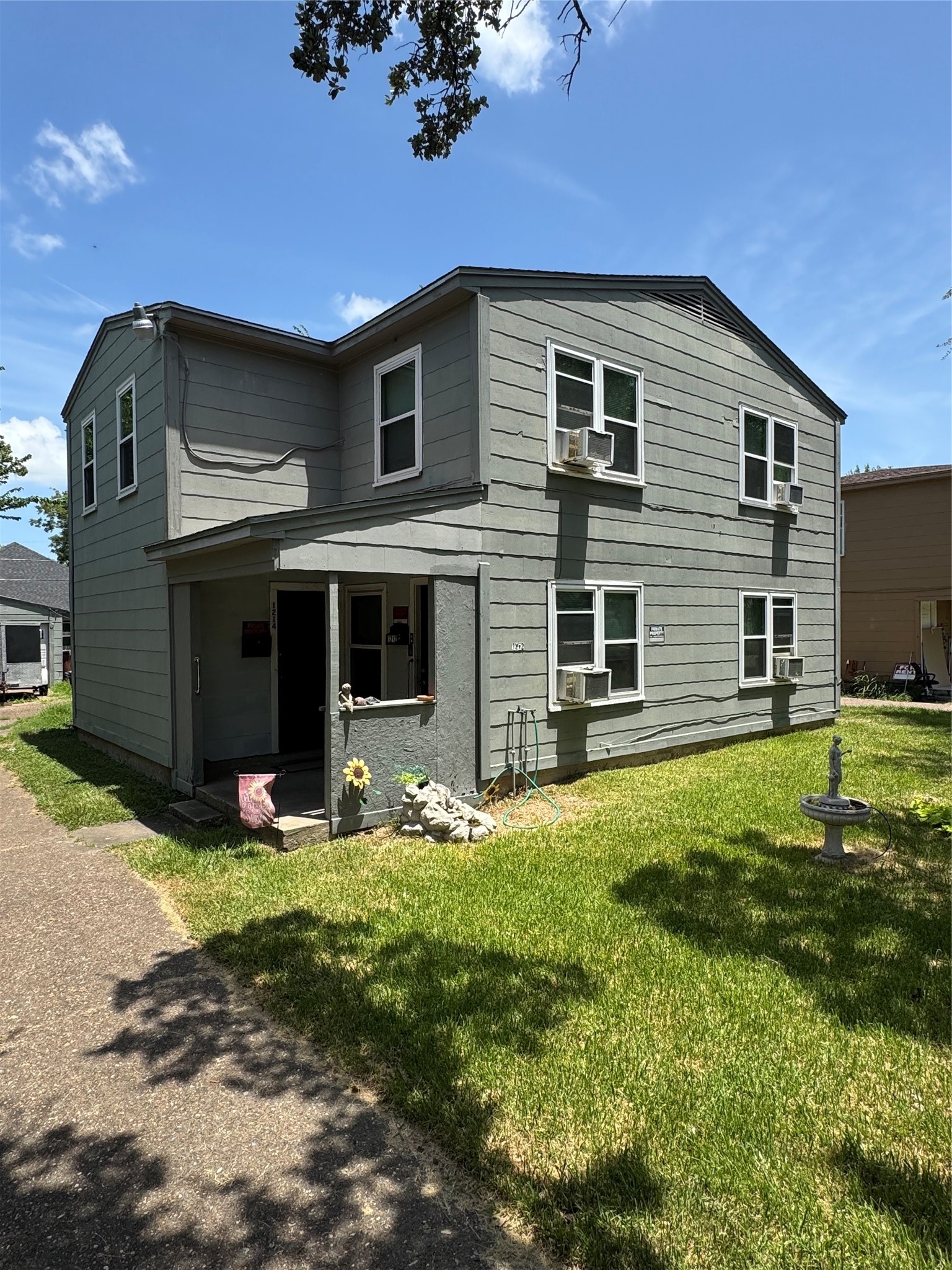 1212 4th Avenue N Property Photo 2