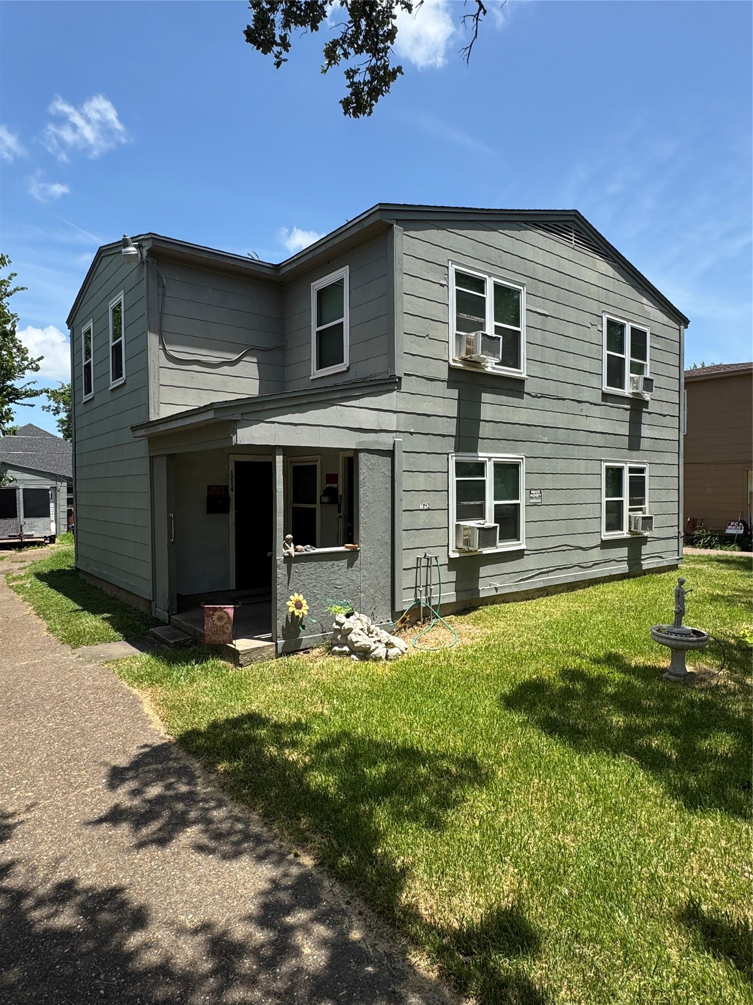 1212 4th Avenue N Property Photo 3