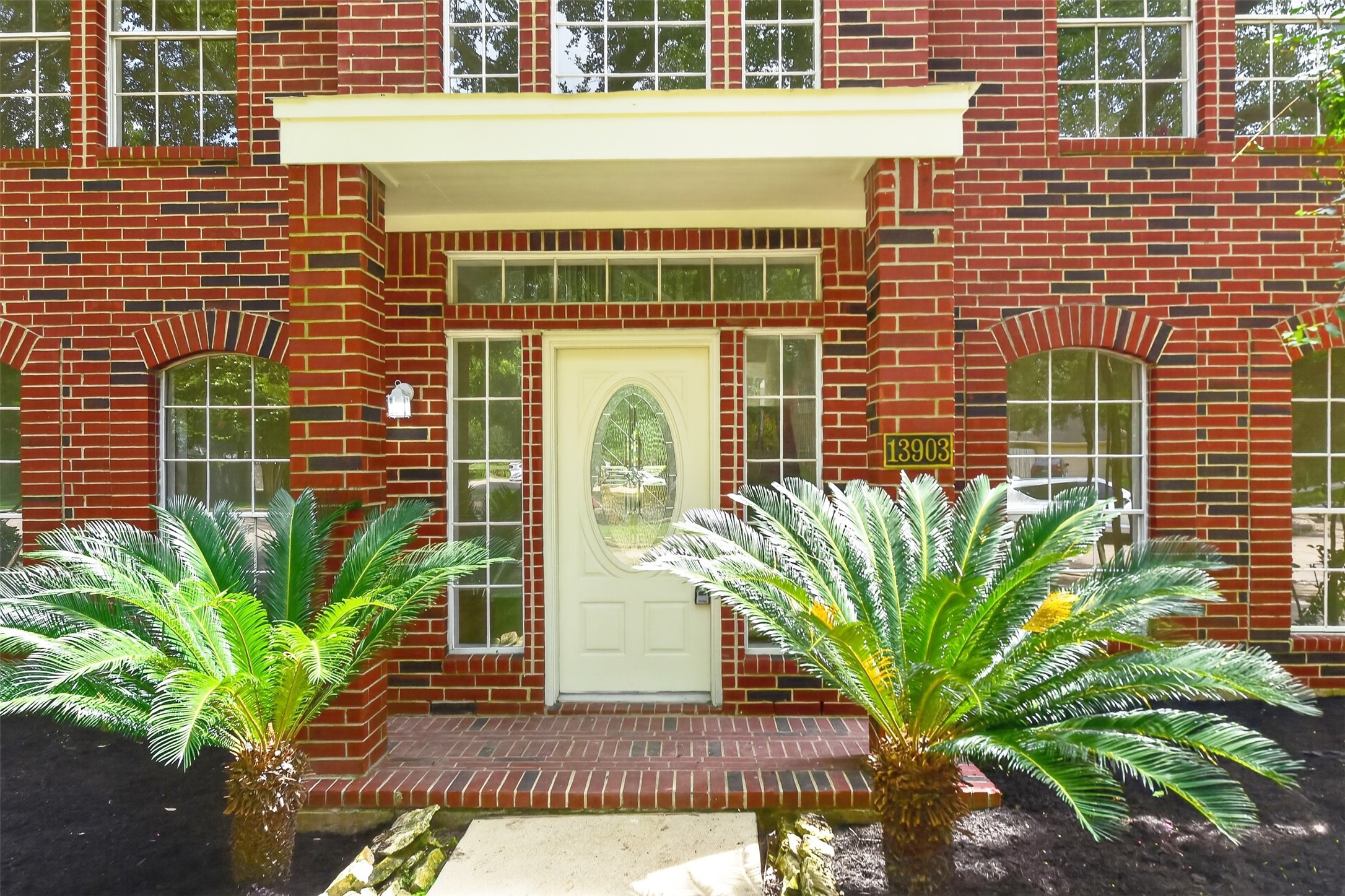 13903 Viewfield Court Property Photo 4