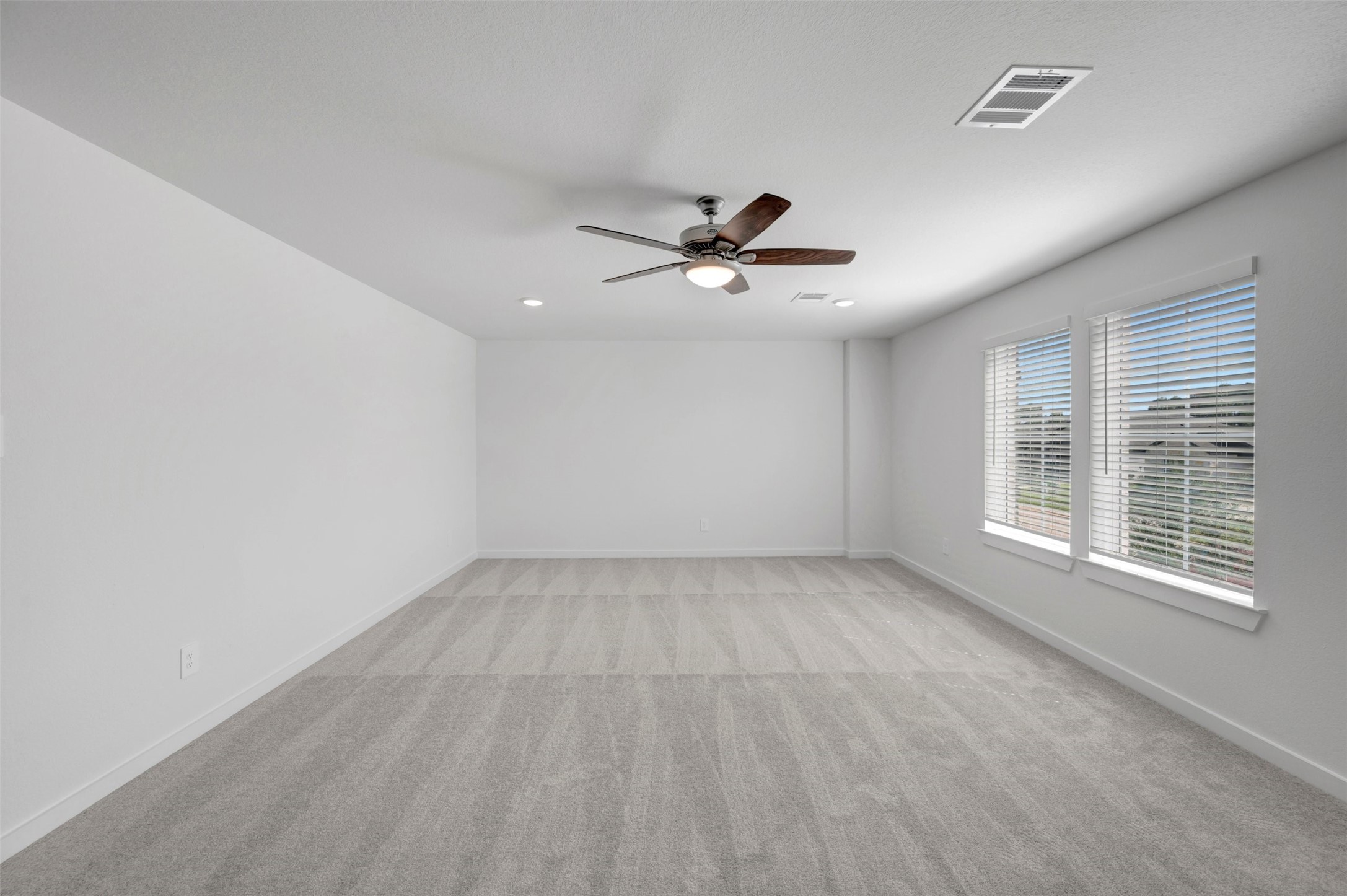 250 Draper Shadows Drive Property Photo 20