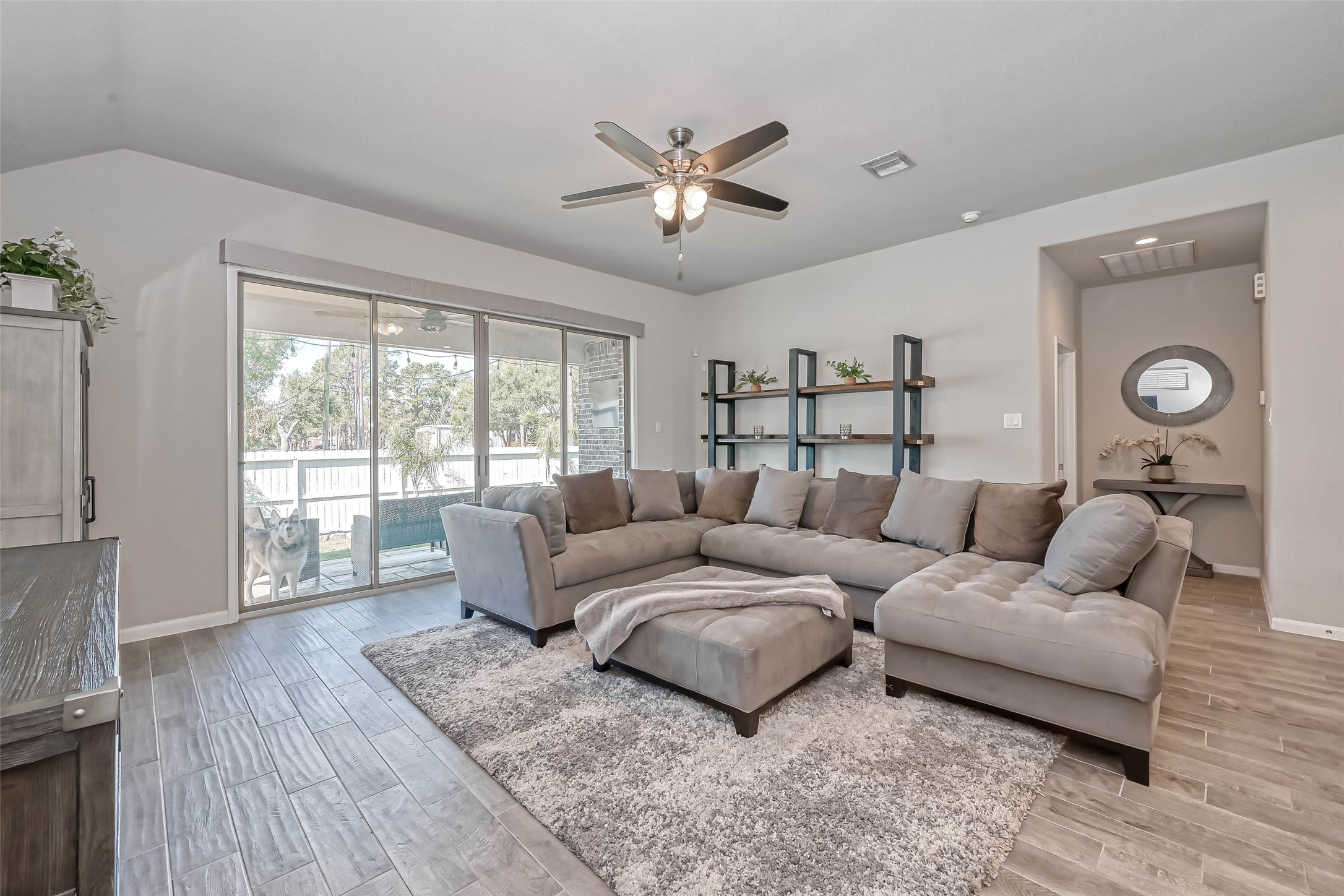 5826 Euclid Loop Property Photo 10