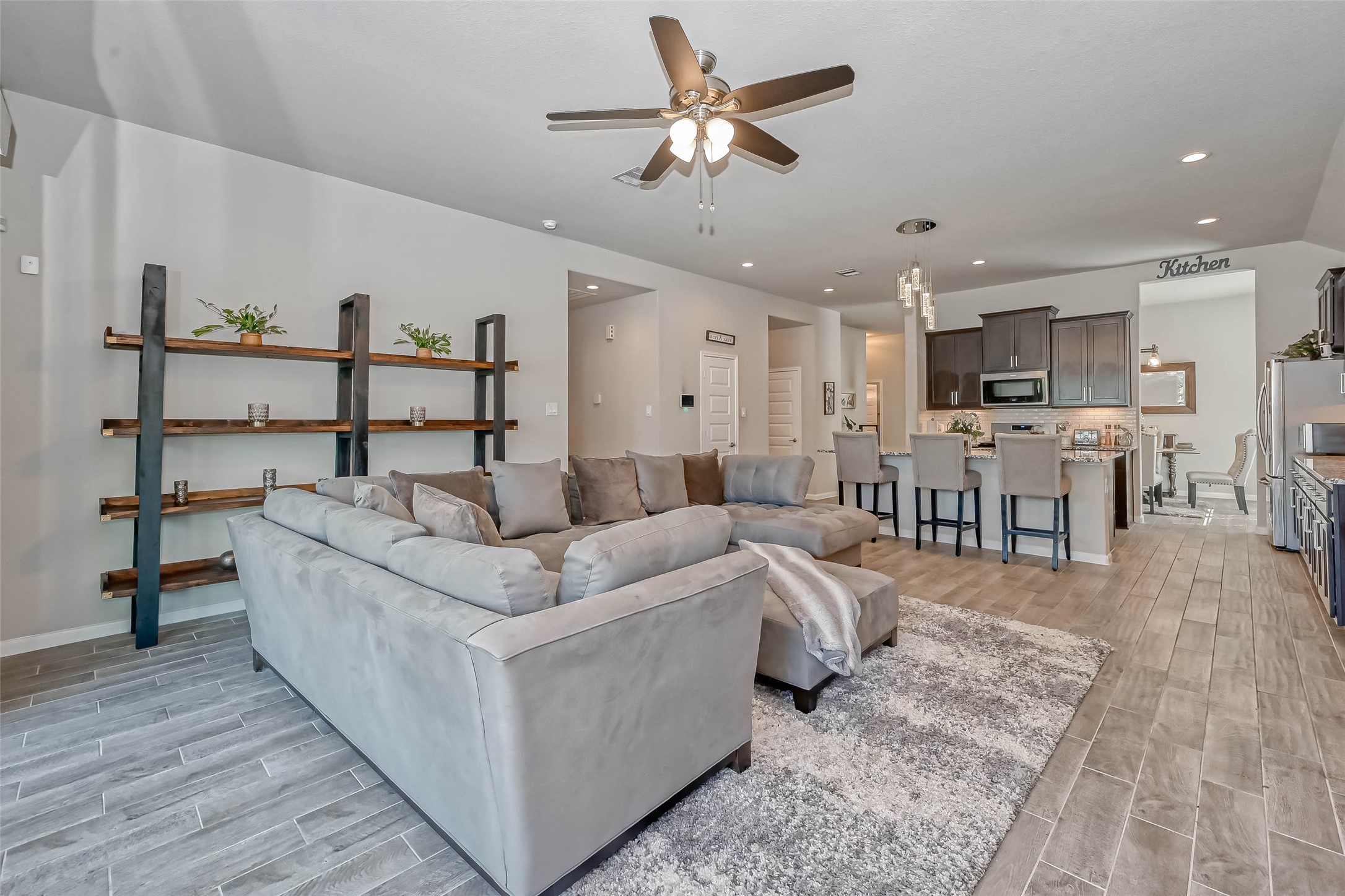 5826 Euclid Loop Property Photo 11