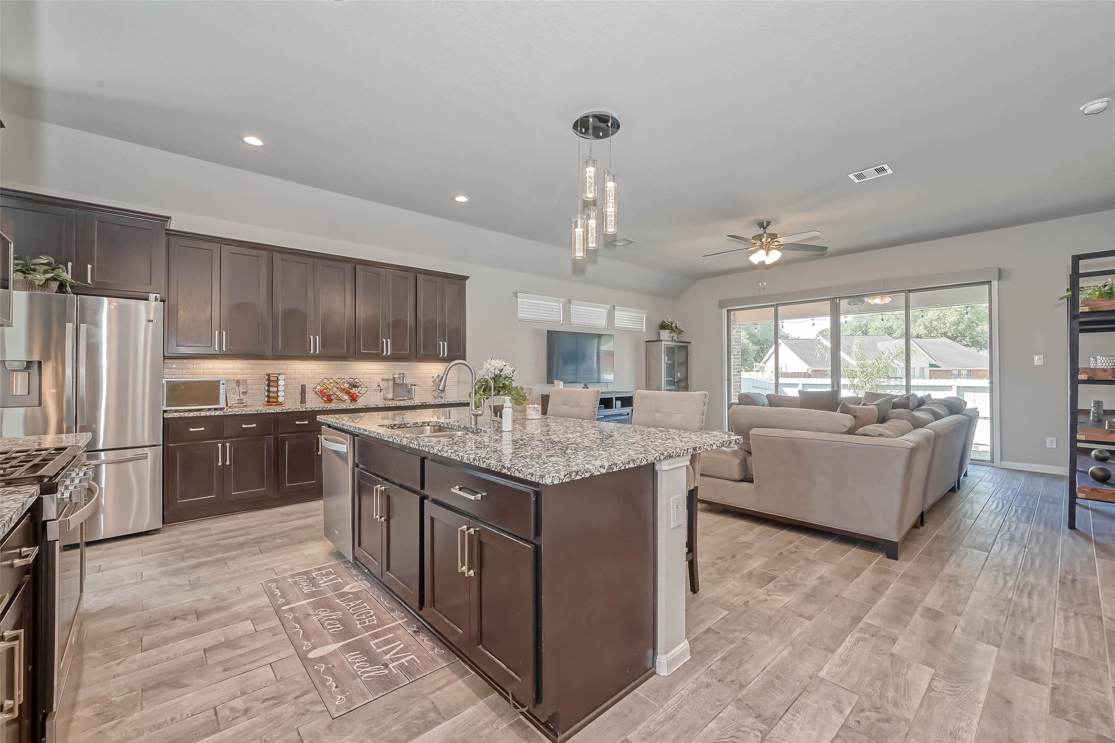 5826 Euclid Loop Property Photo 13