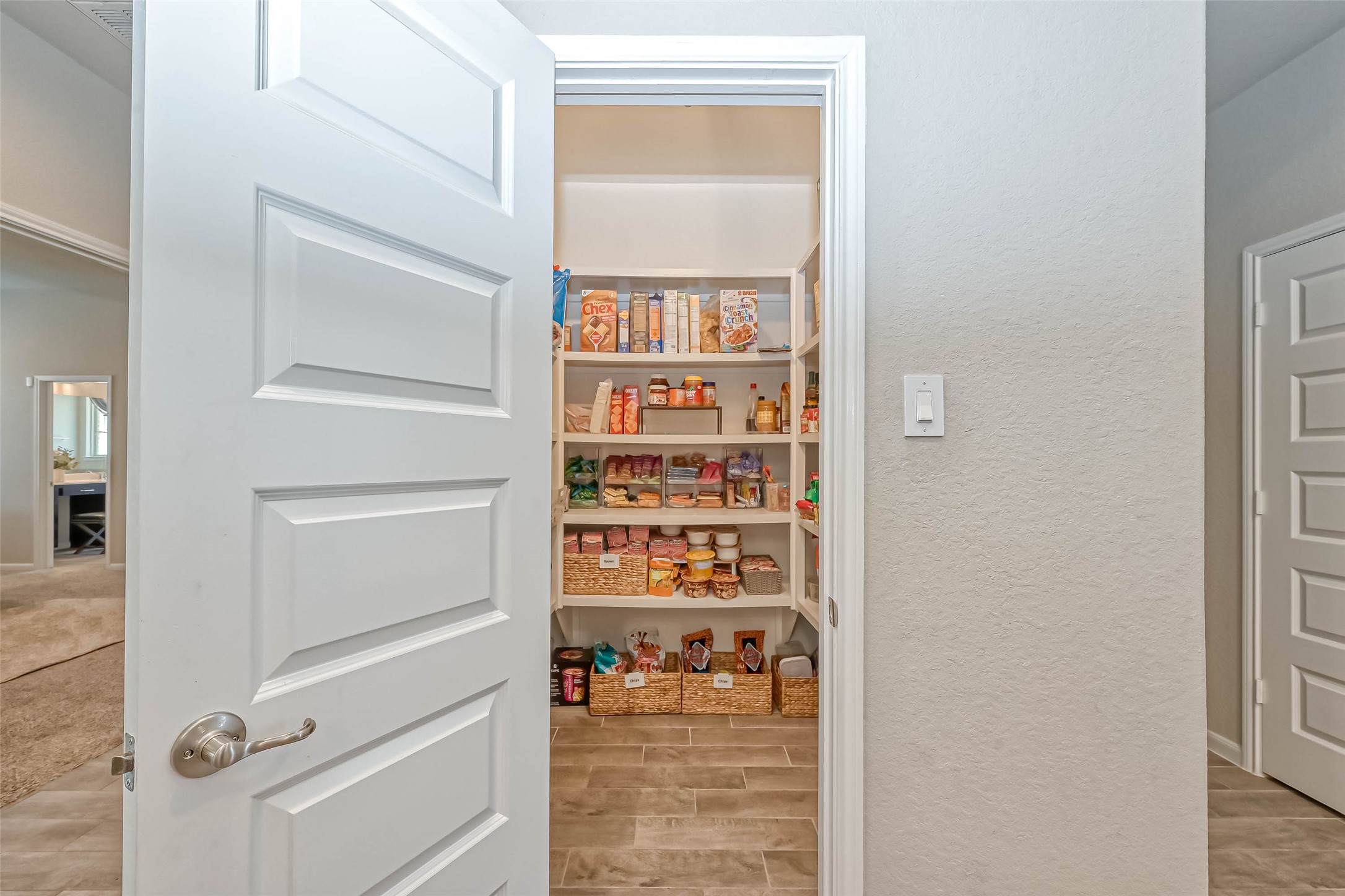 5826 Euclid Loop Property Photo 15