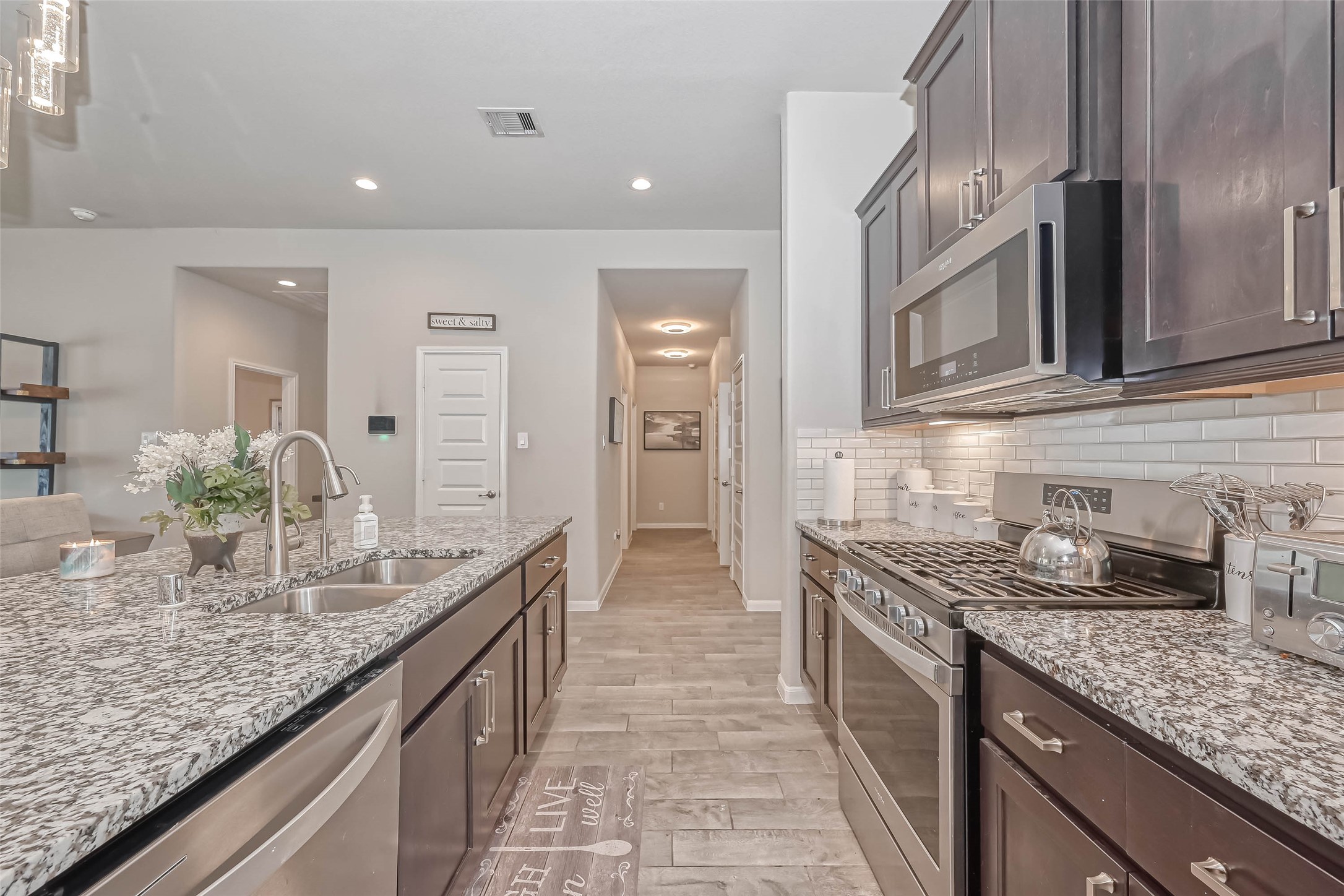 5826 Euclid Loop Property Photo 19