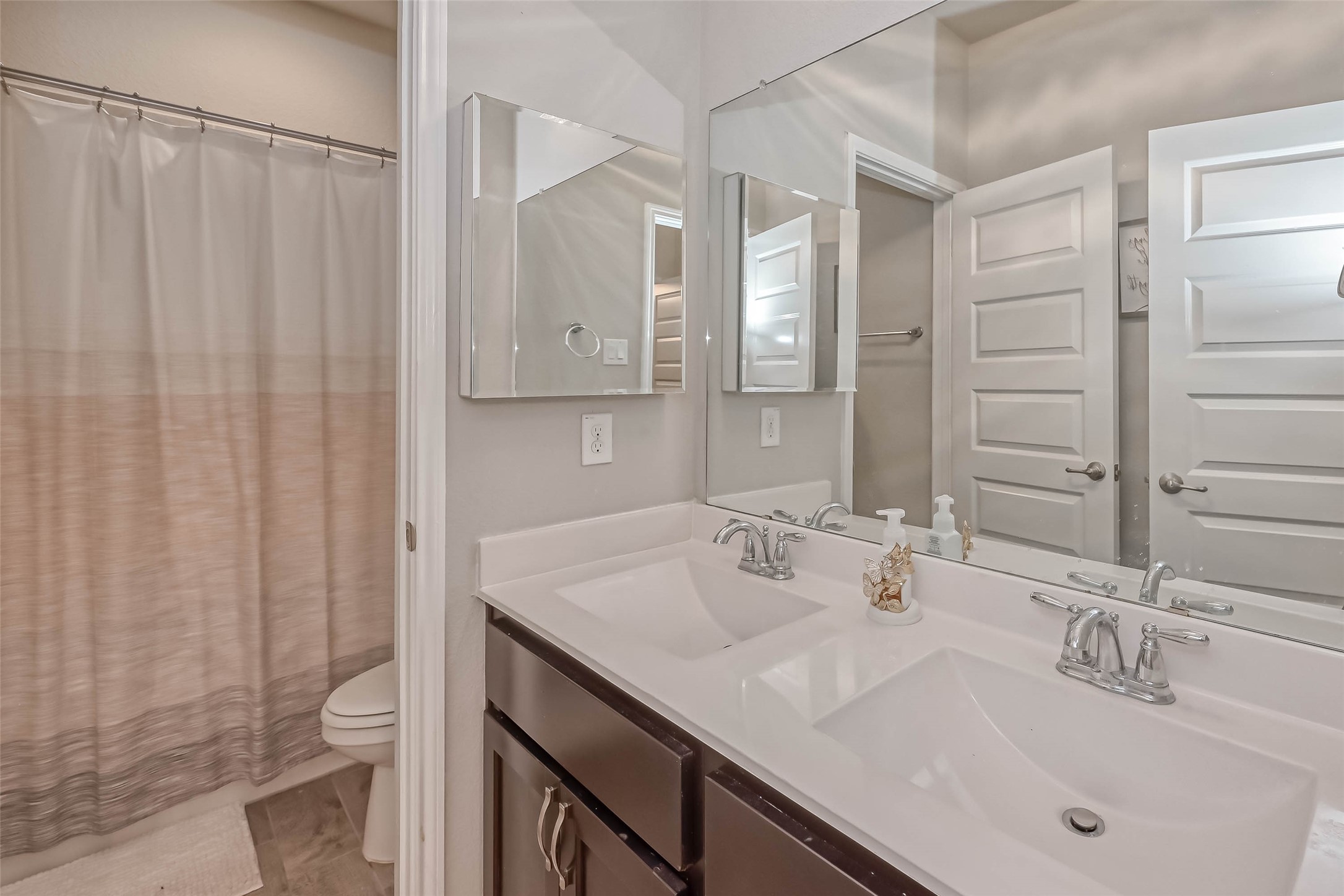5826 Euclid Loop Property Photo 38