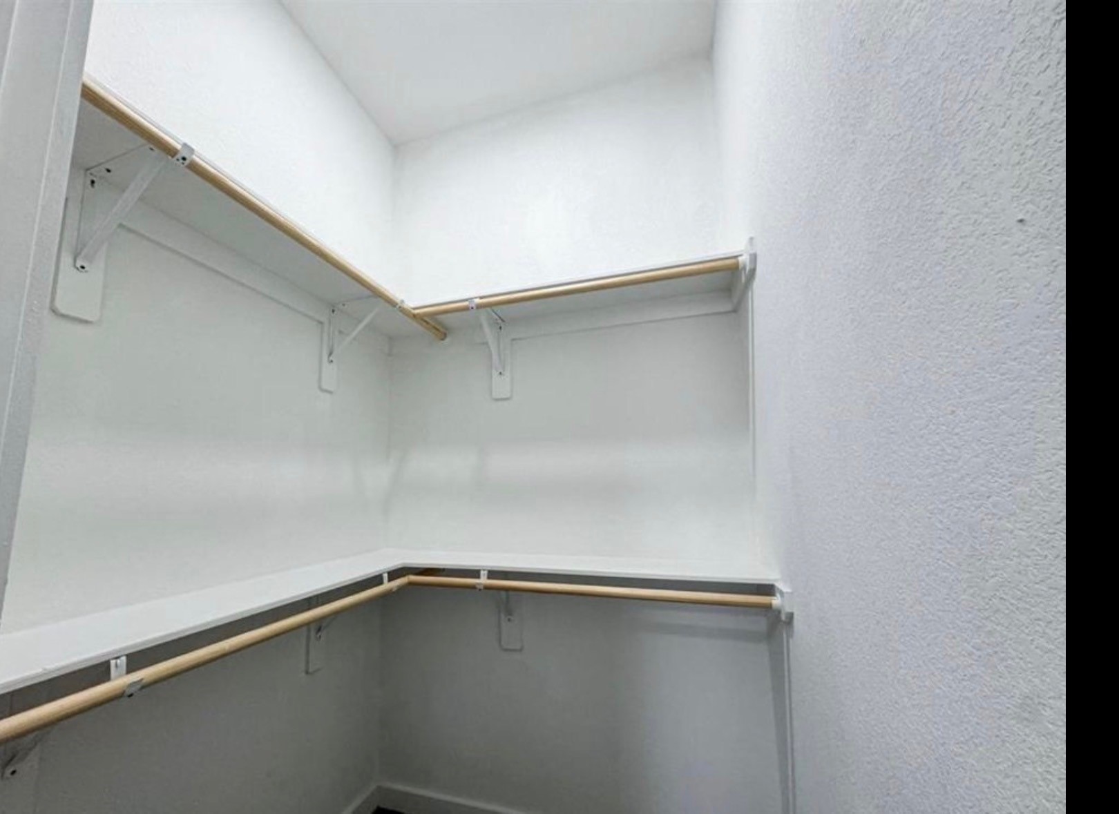 328 Clearwater St A Property Photo 11