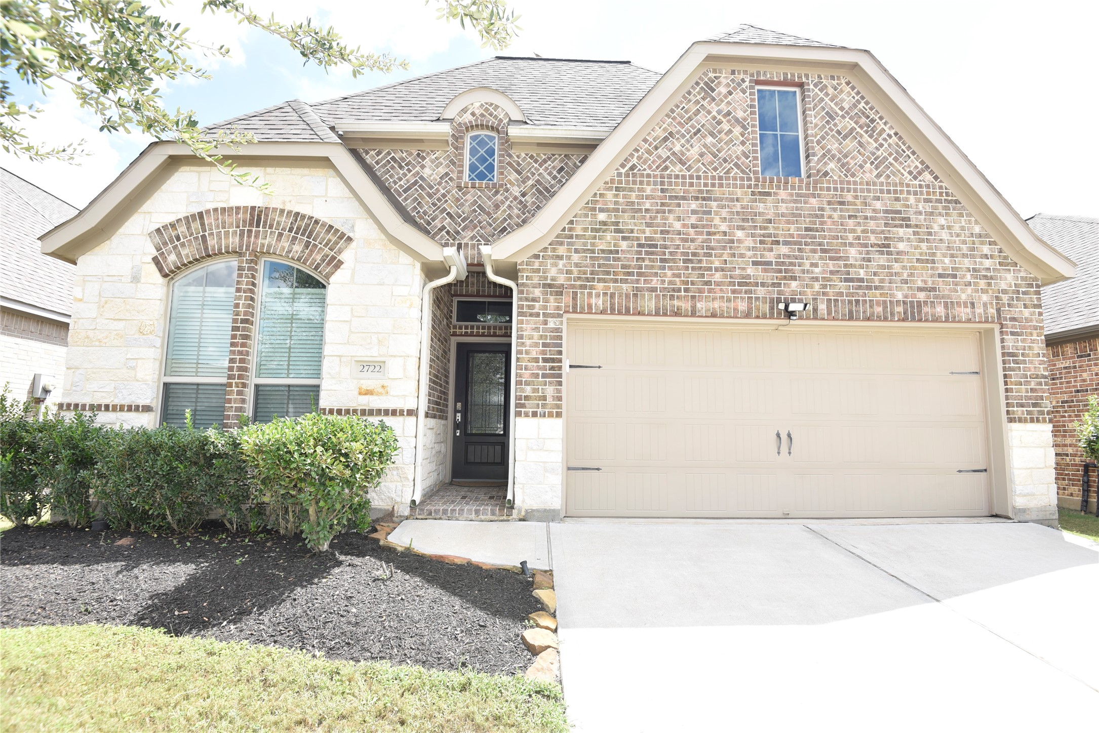 2722 Lemongrass Breeze Lane Property Photo 2