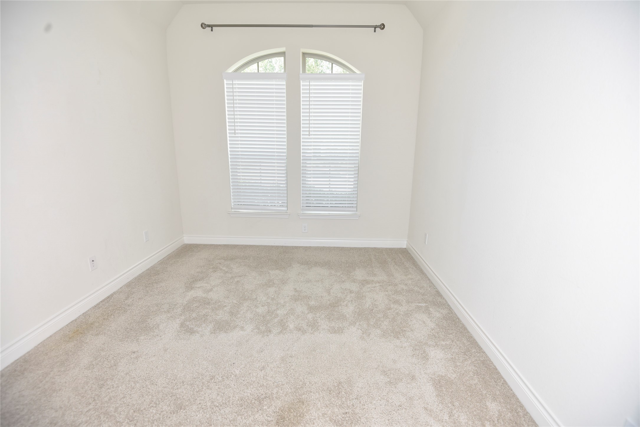 2722 Lemongrass Breeze Lane Property Photo 5