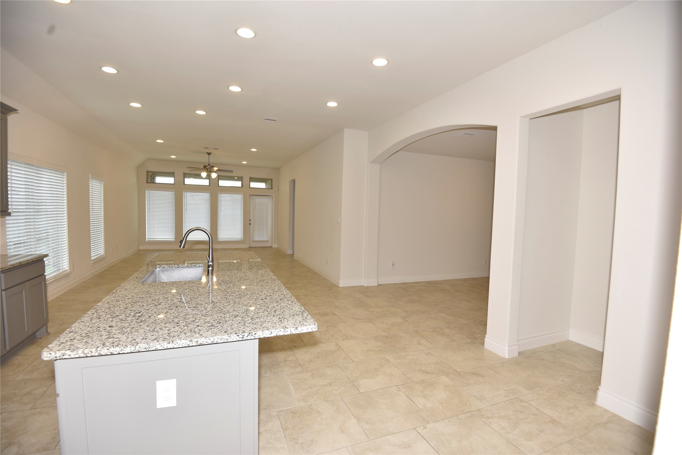 2722 Lemongrass Breeze Lane Property Photo 18