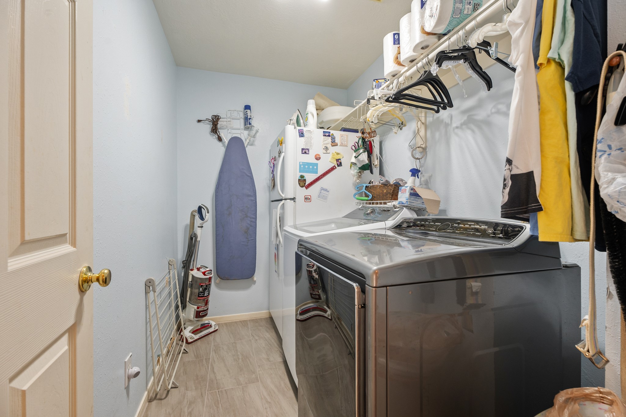 2102 Winding Springs Drive Property Photo 11