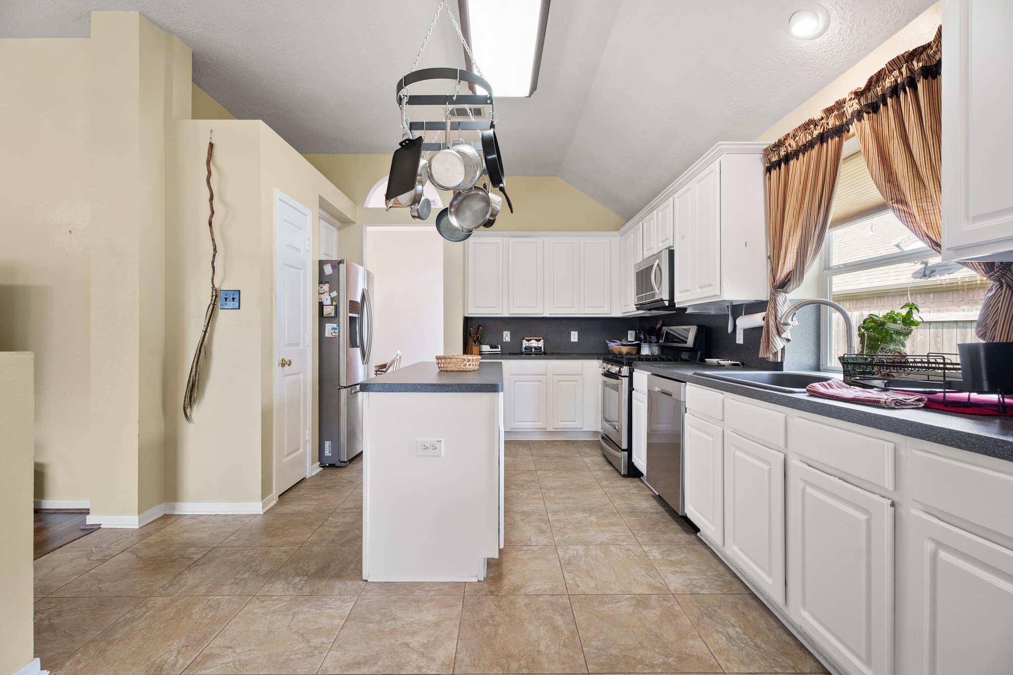 2102 Winding Springs Drive Property Photo 17