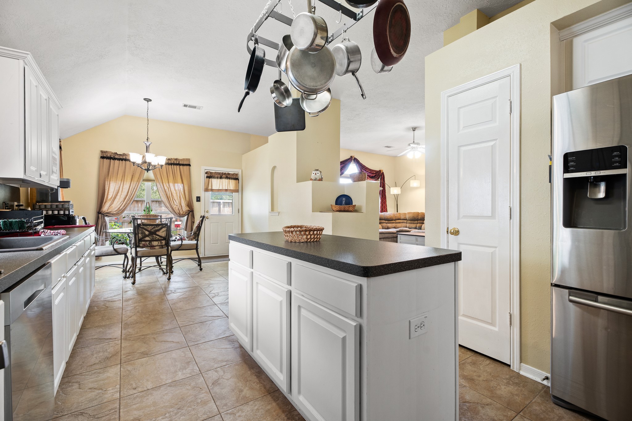 2102 Winding Springs Drive Property Photo 20