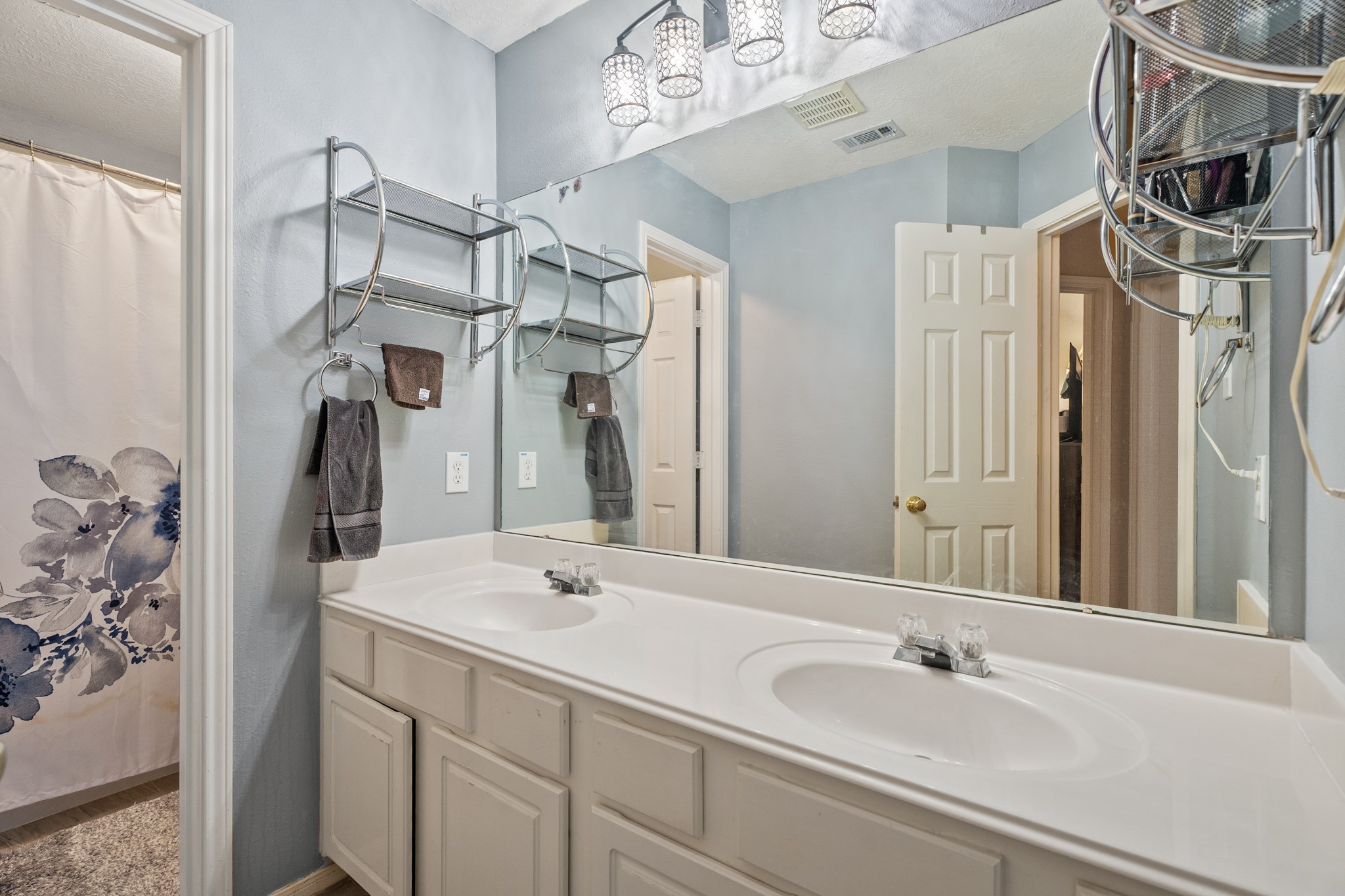 2102 Winding Springs Drive Property Photo 26