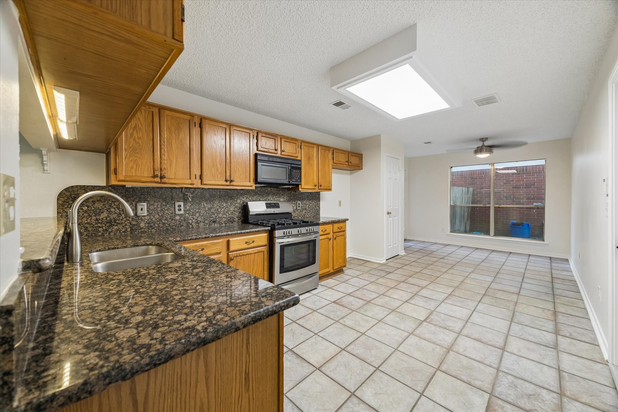 18158 Garden Manor Drive Property Photo 9