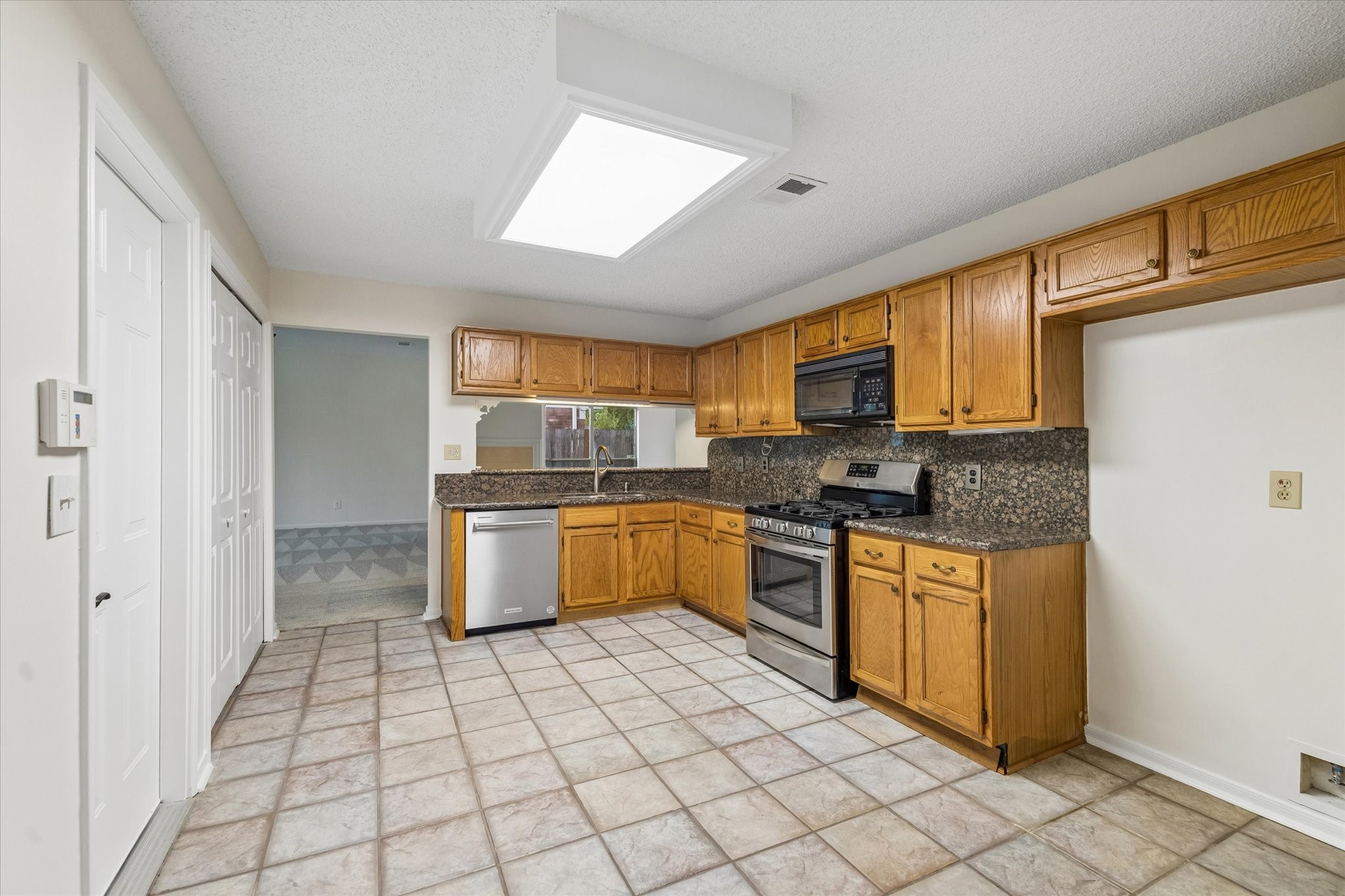18158 Garden Manor Drive Property Photo 10