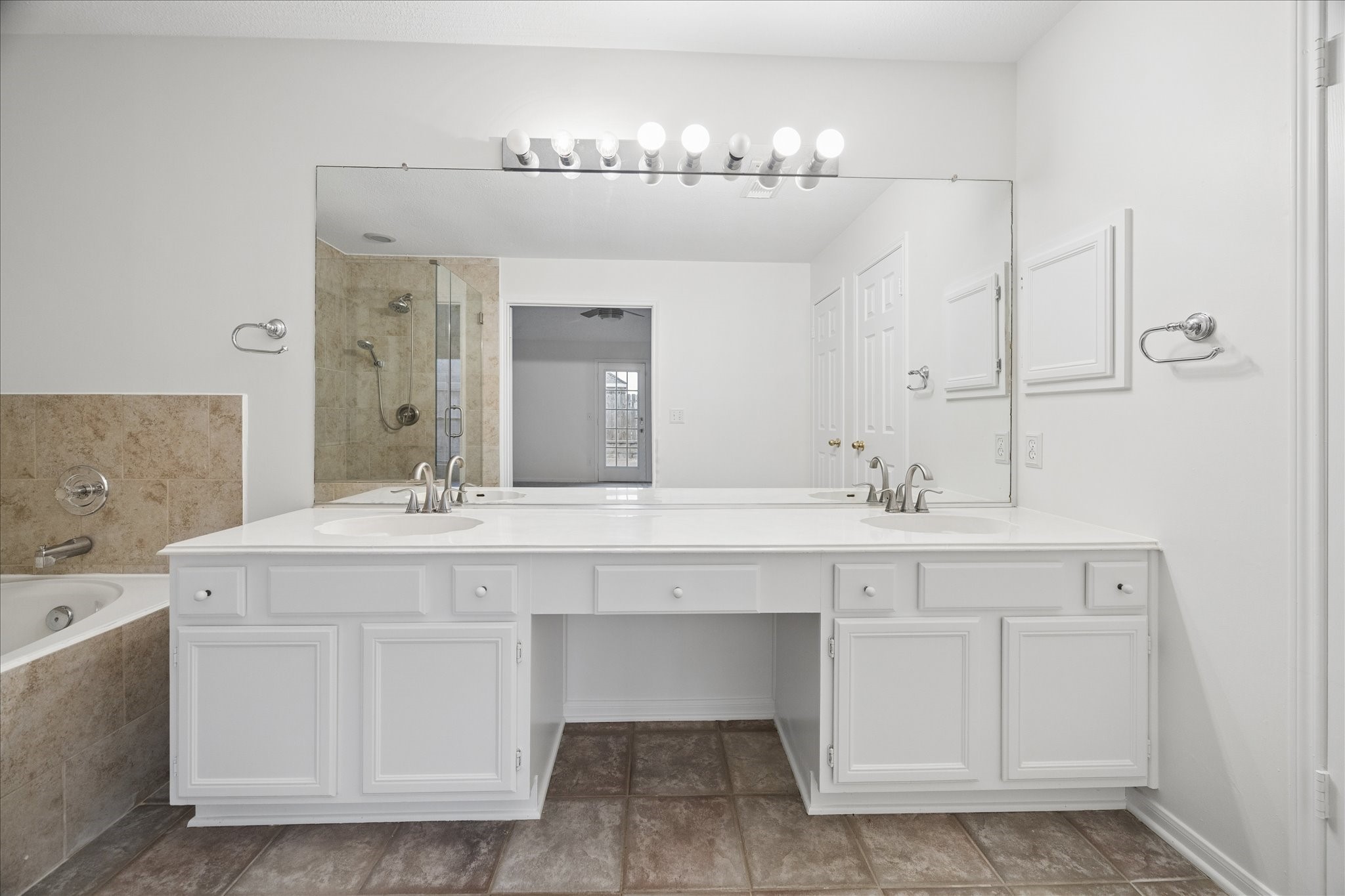 18158 Garden Manor Drive Property Photo 28