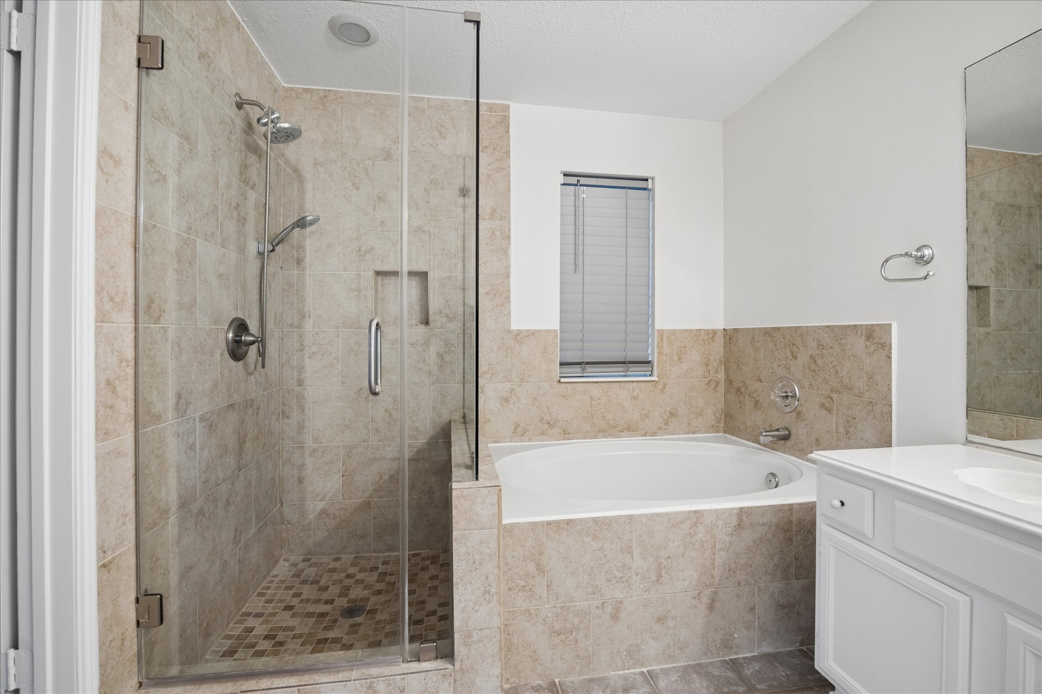 18158 Garden Manor Drive Property Photo 29
