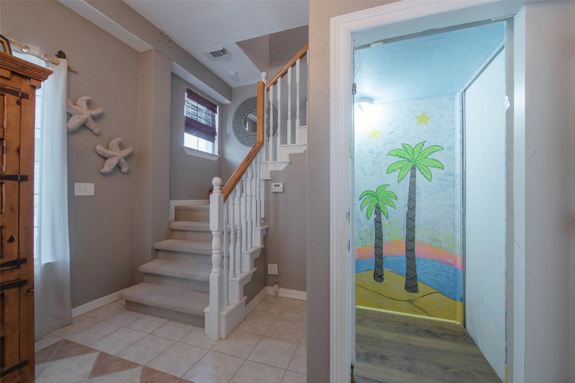 318 Sunset Circle Property Photo 4