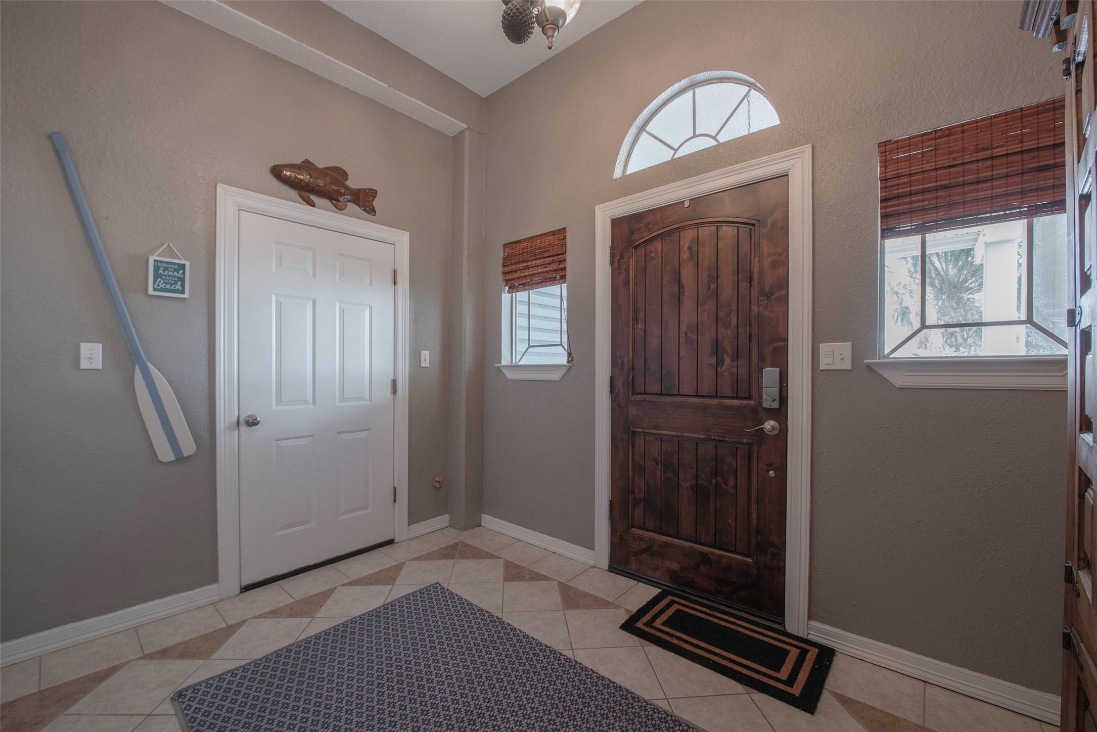318 Sunset Circle Property Photo 5