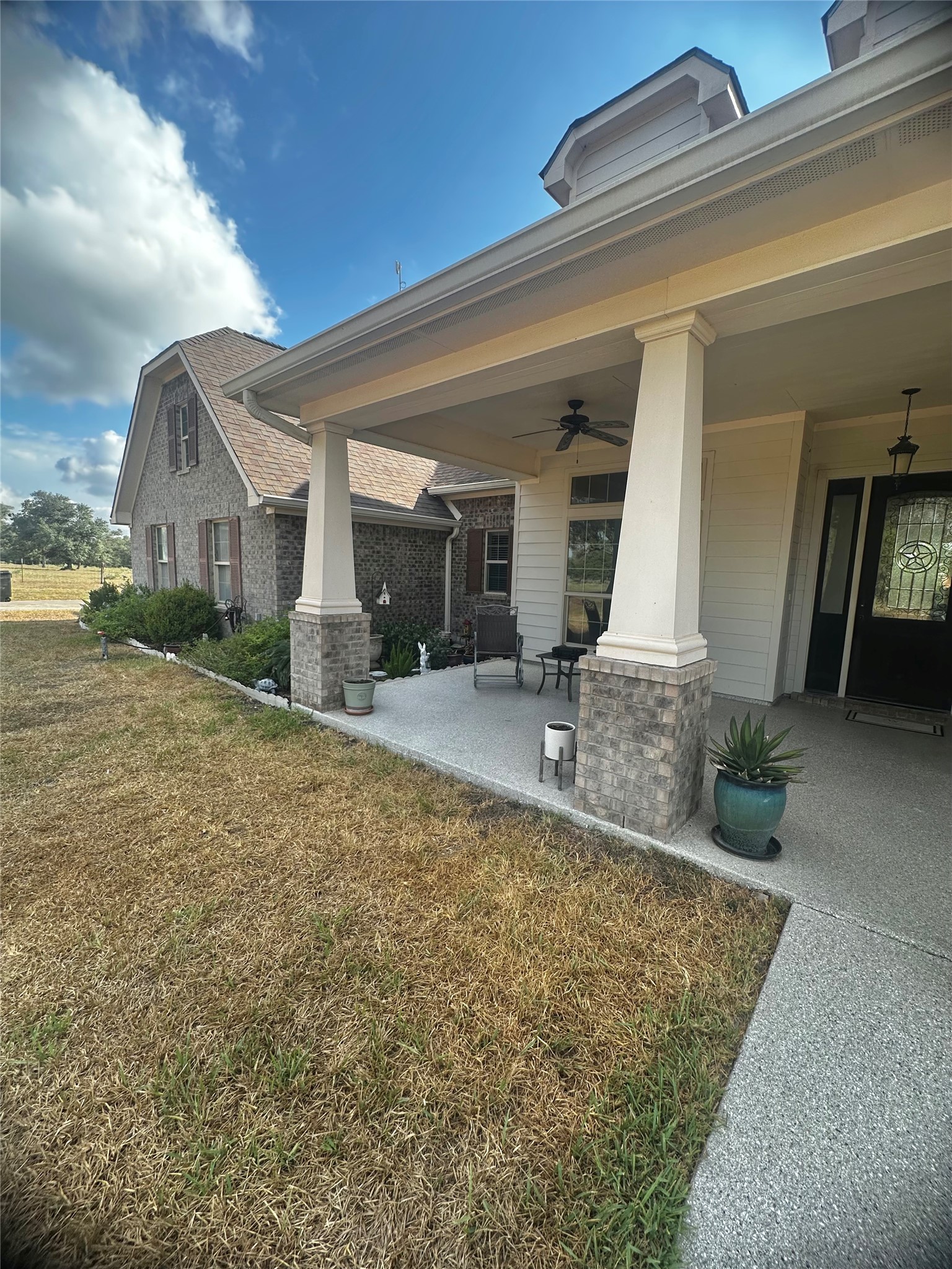 1684 Zengerle Rd Property Photo 3